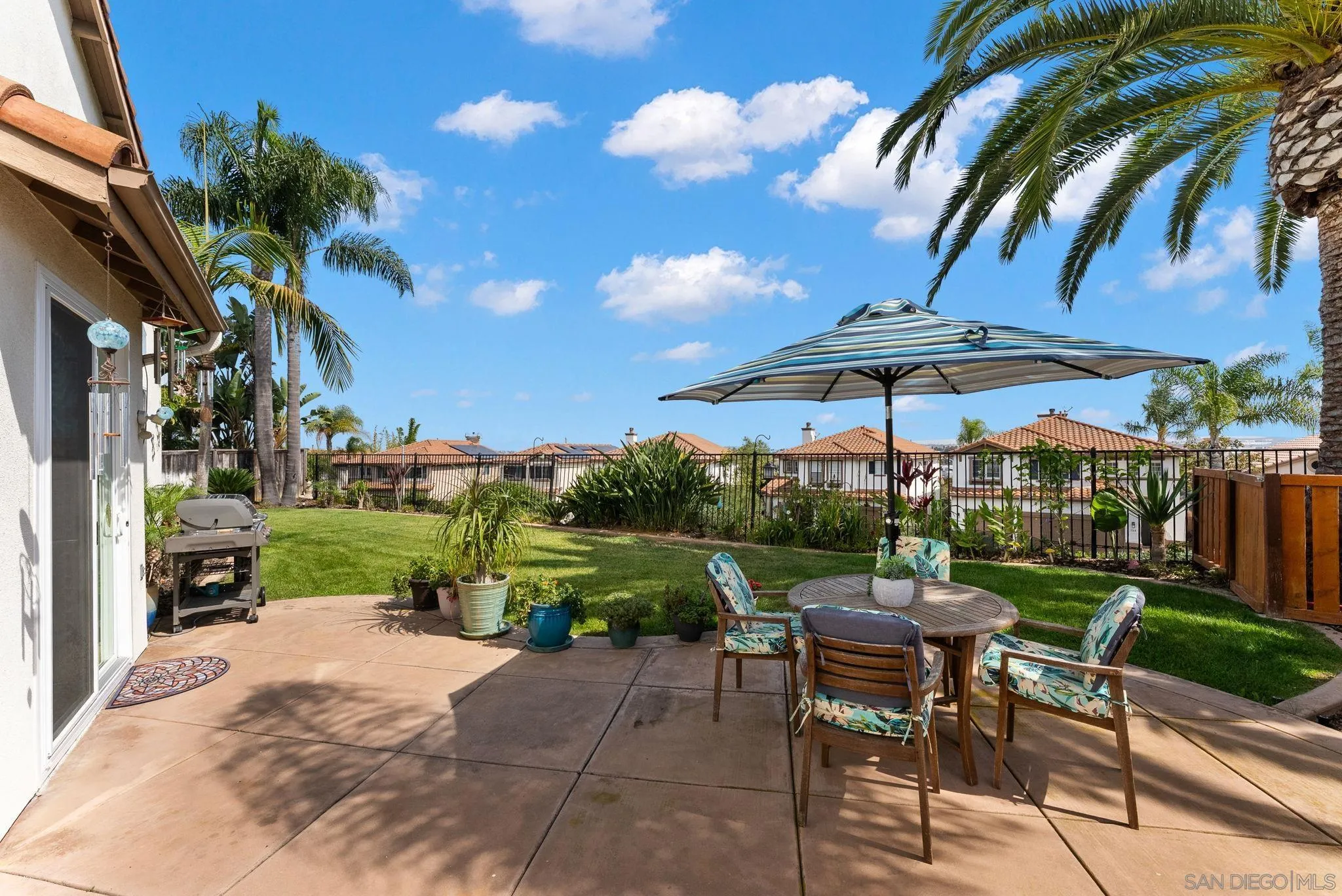 6438 Agate Way