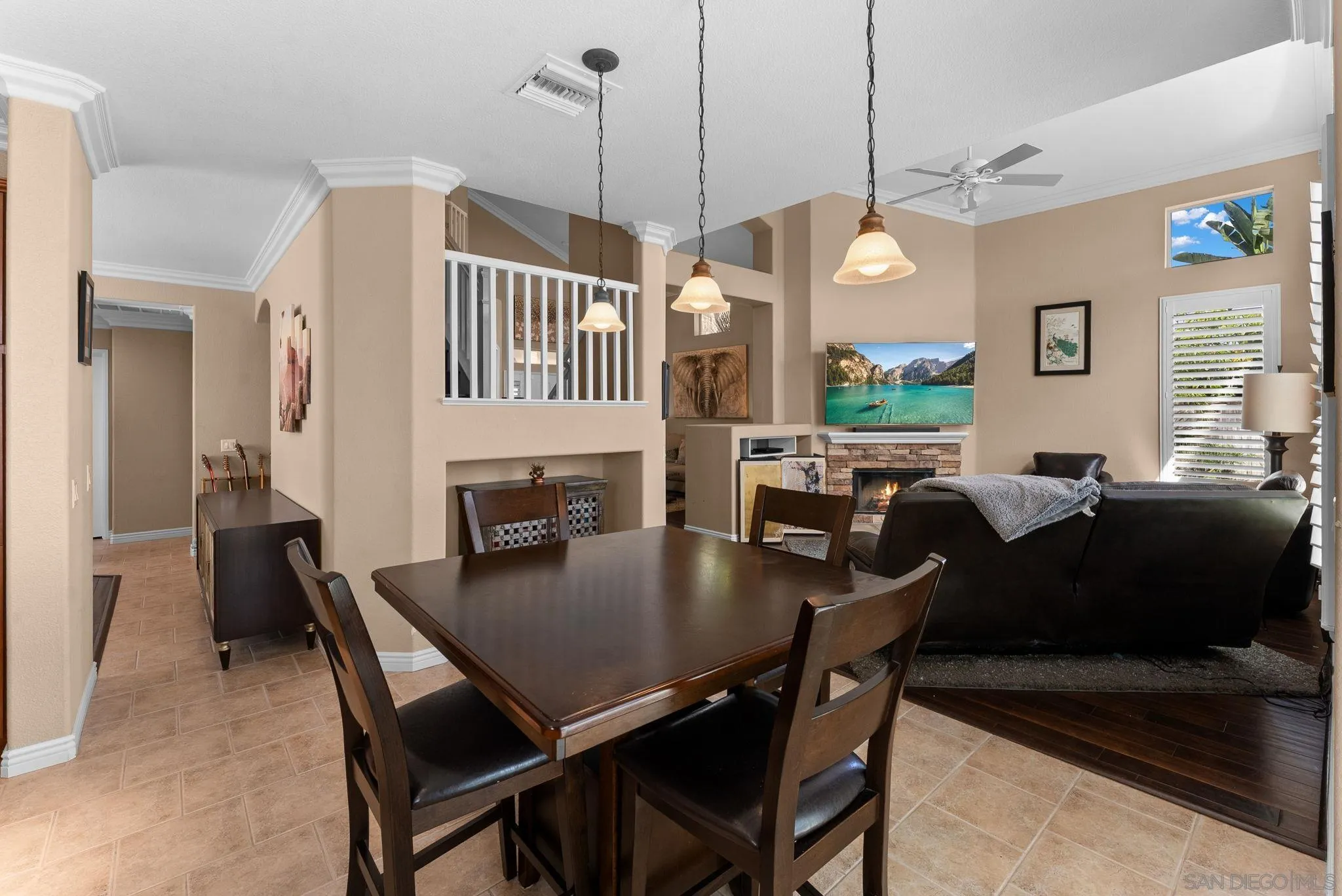 6438 Agate Way