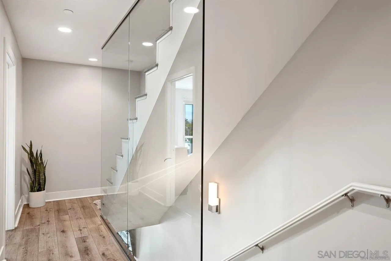 3030 Jarvis St Unit 7