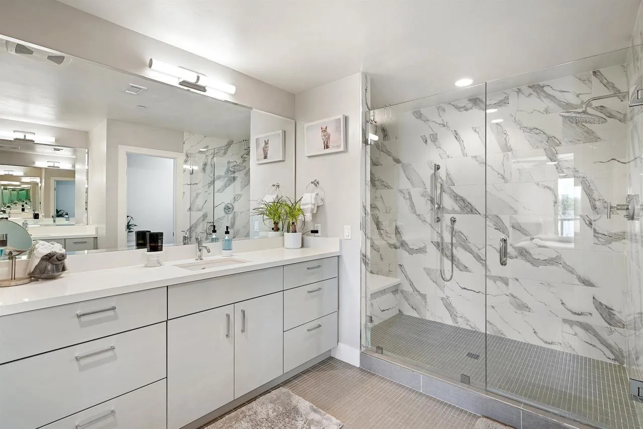 3030 Jarvis St Unit 7