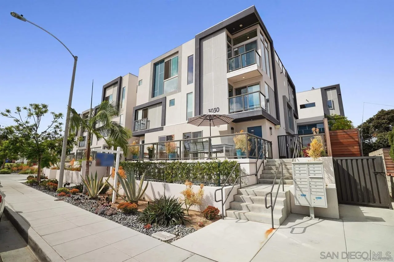 3030 Jarvis St Unit 7