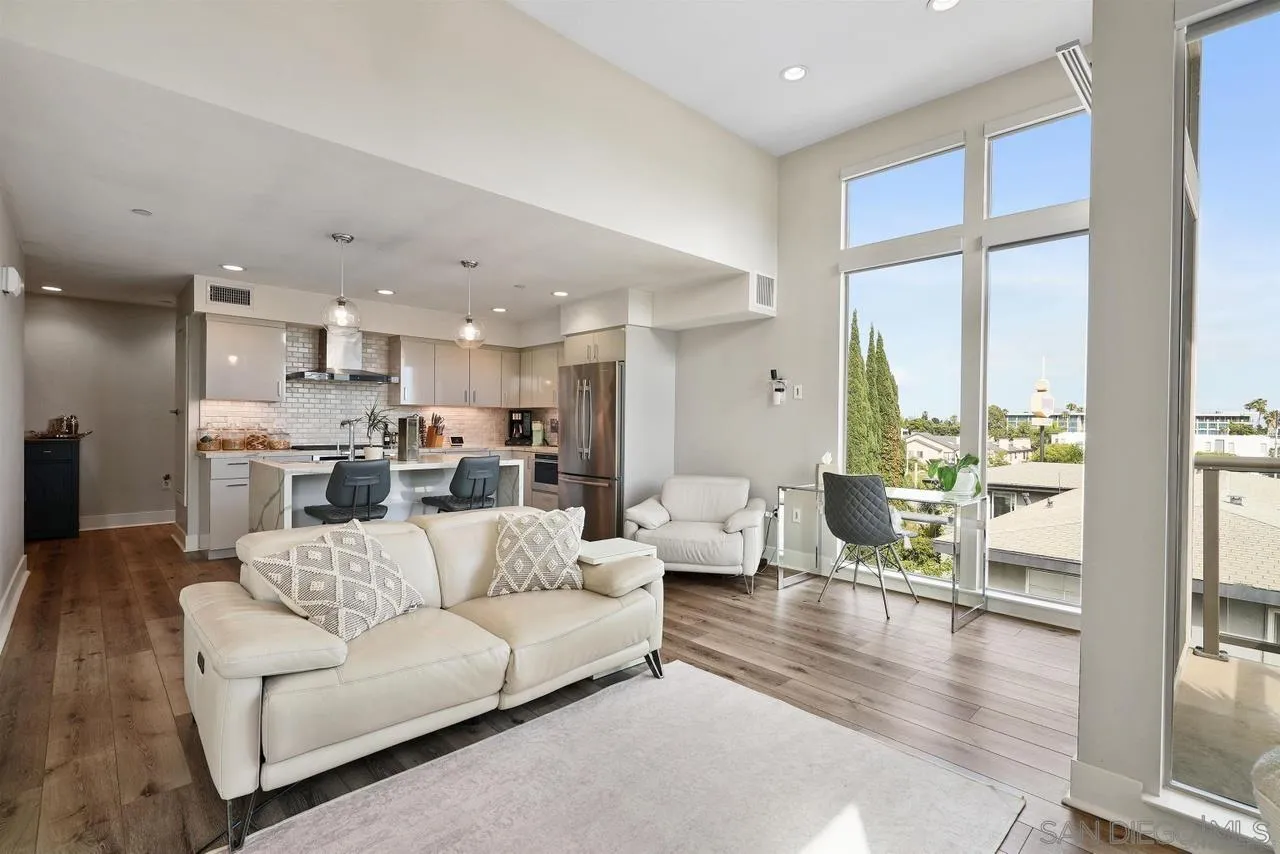 3030 Jarvis St Unit 7