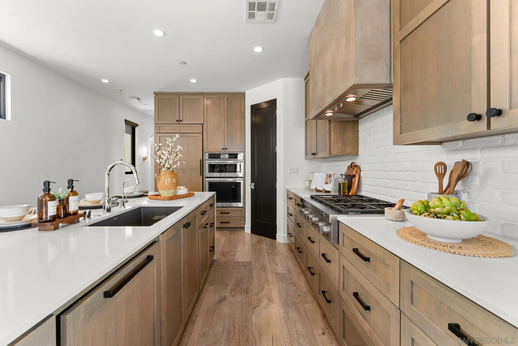 2634 Hartford