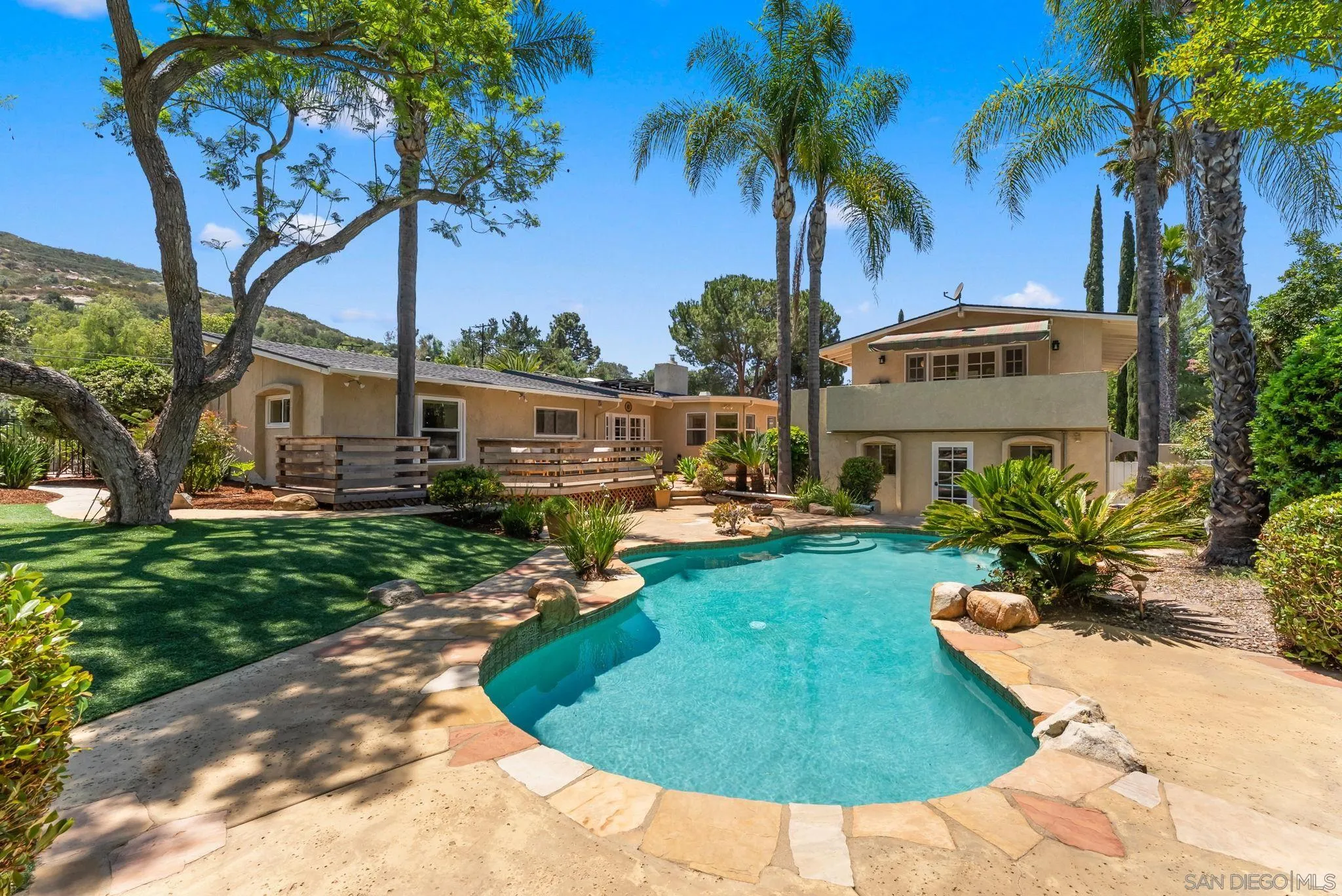 12832 Stone Canyon Rd