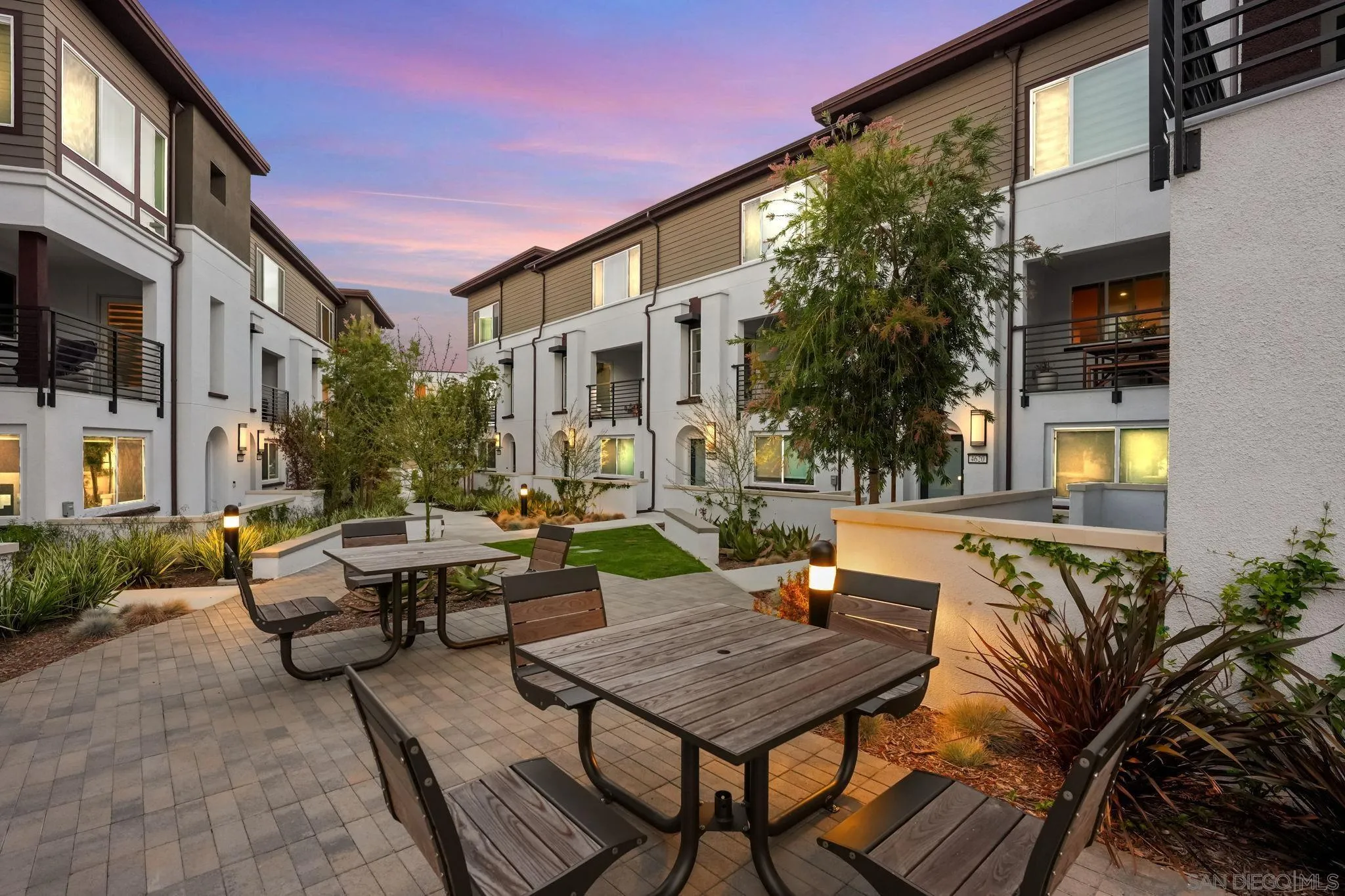 4810 Canyon View