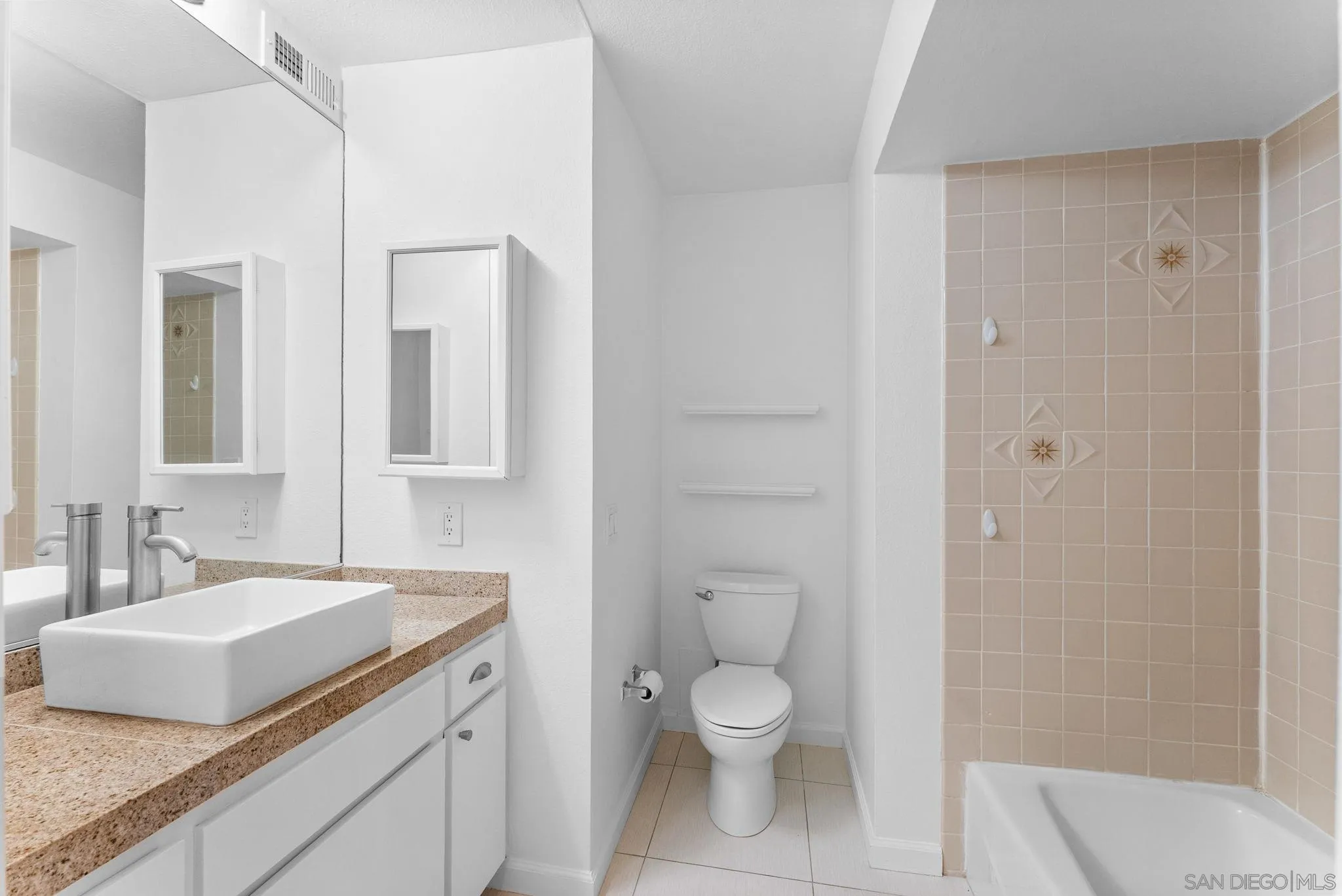 2533 Navarra Dr Unit 2a