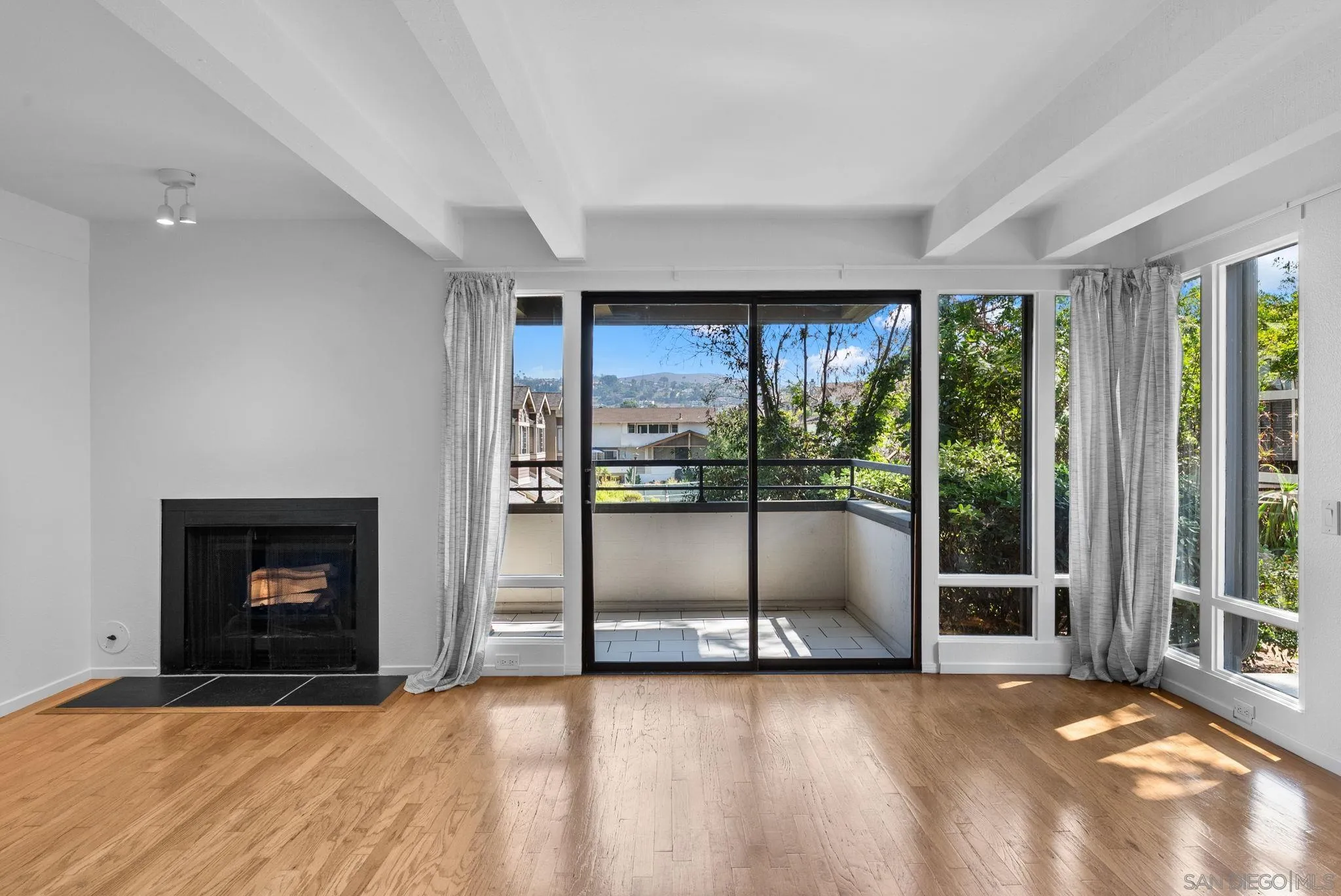 2533 Navarra Dr Unit 2a