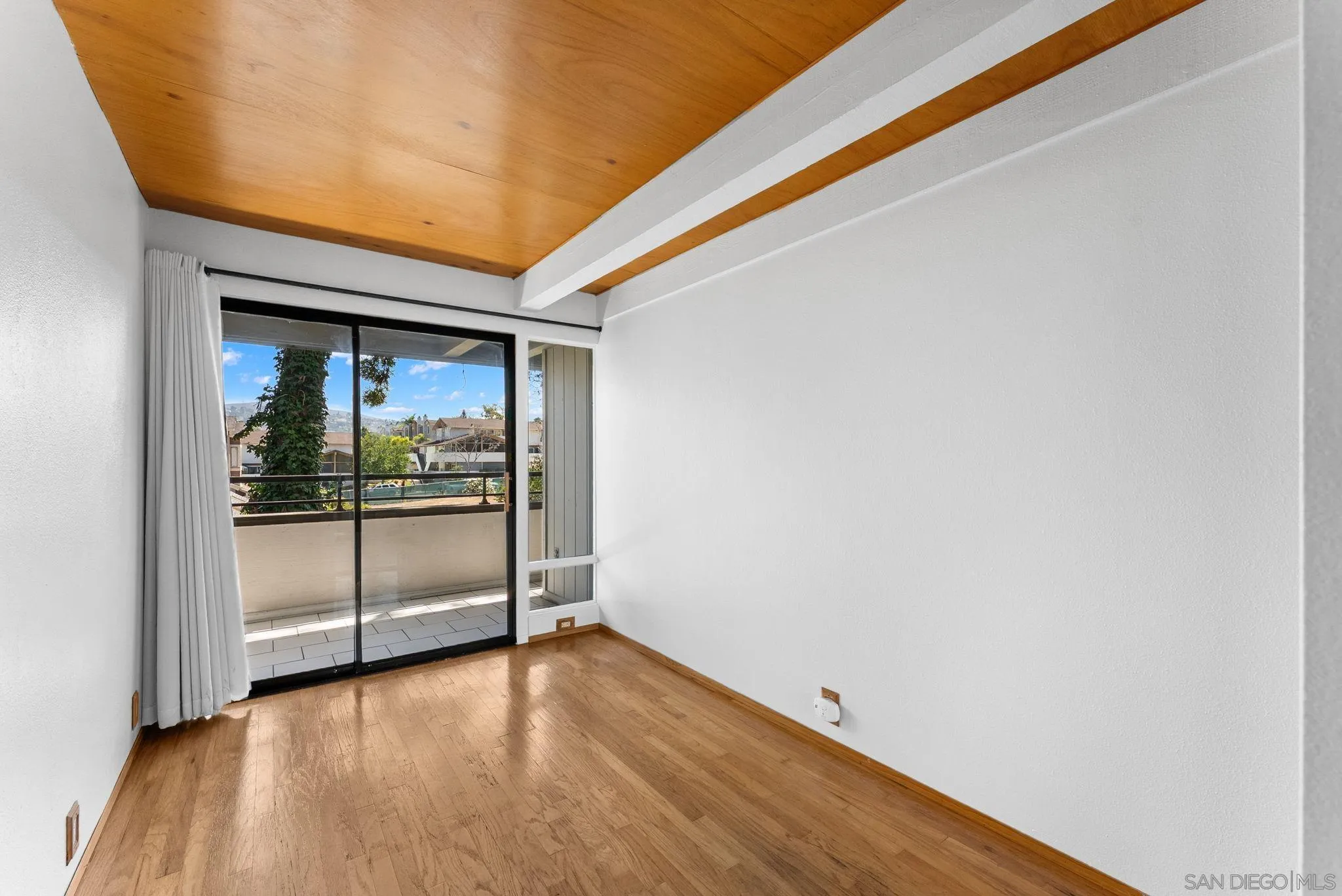 2533 Navarra Dr Unit 2a