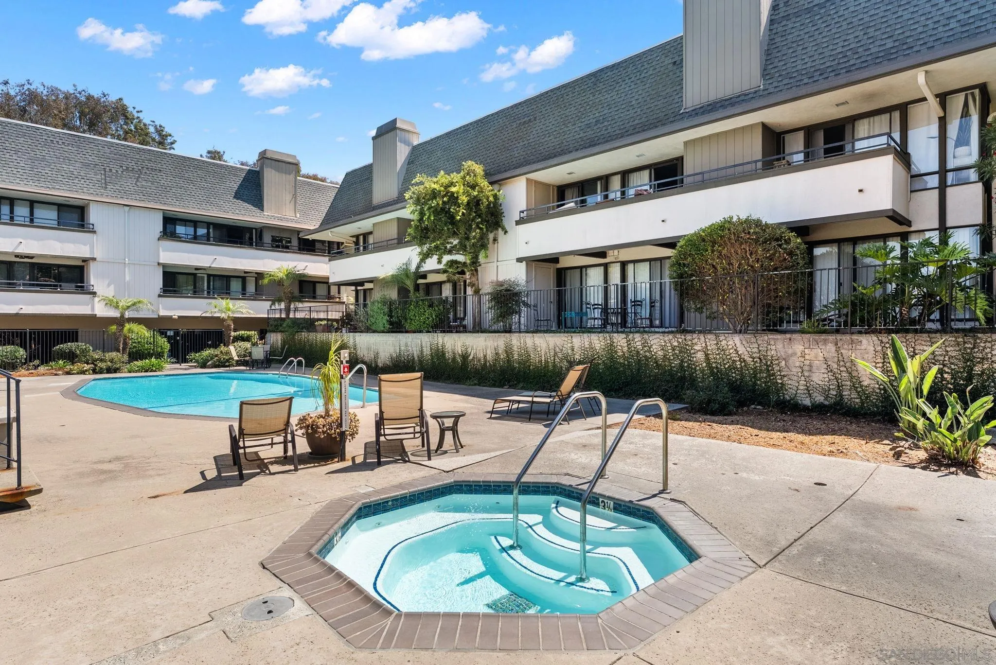 2533 Navarra Dr Unit 2a