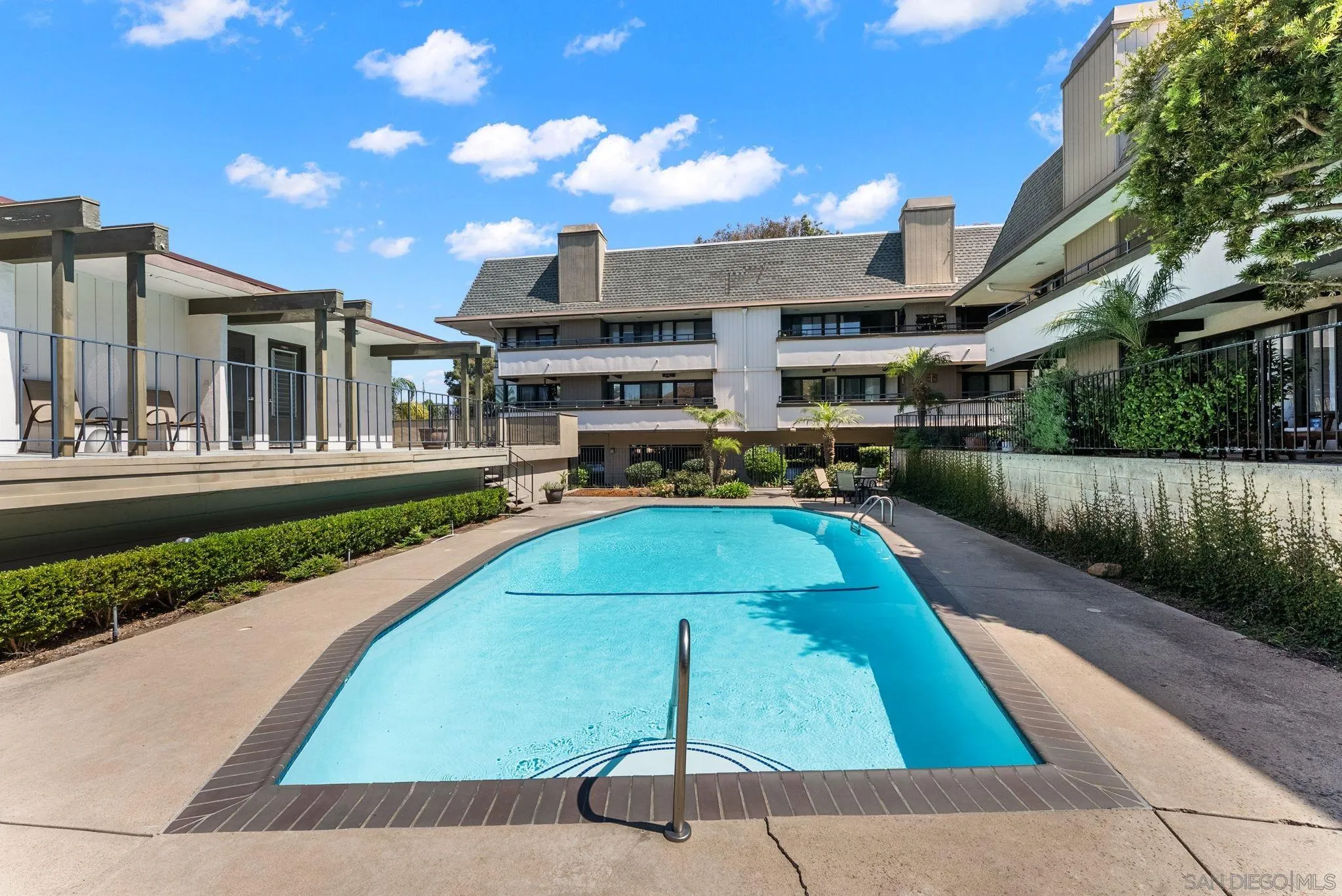 2533 Navarra Dr Unit 2a