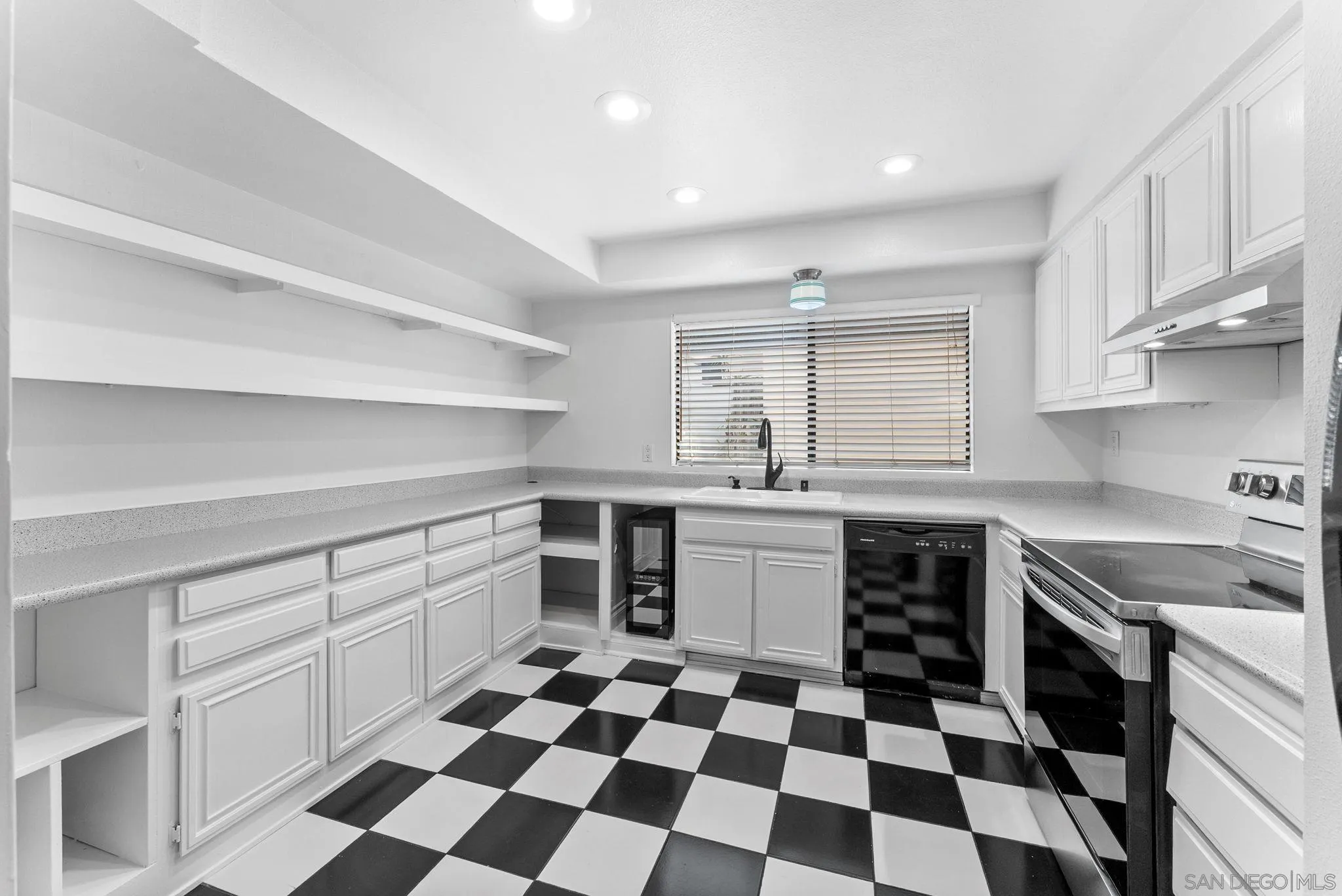 2533 Navarra Dr Unit 2a