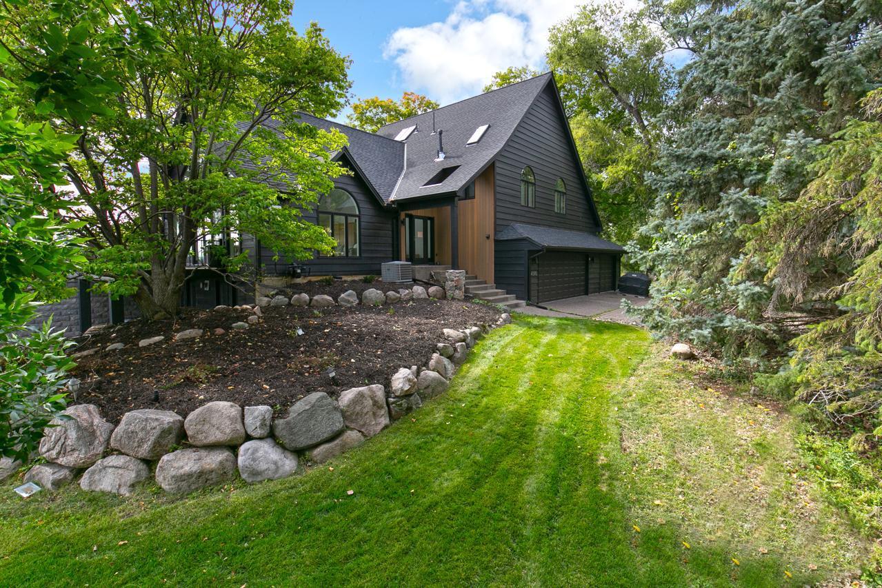 4595 Enchanted Point