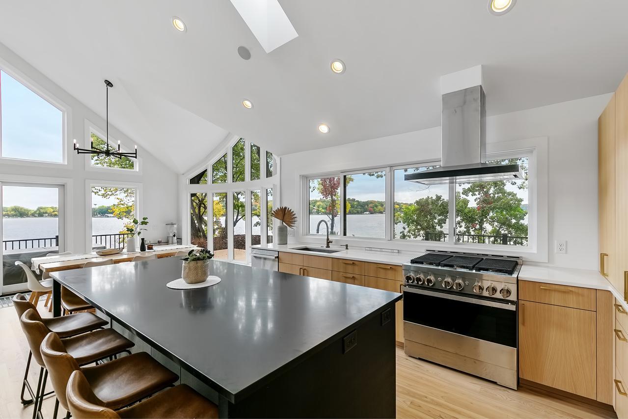 4595 Enchanted Point