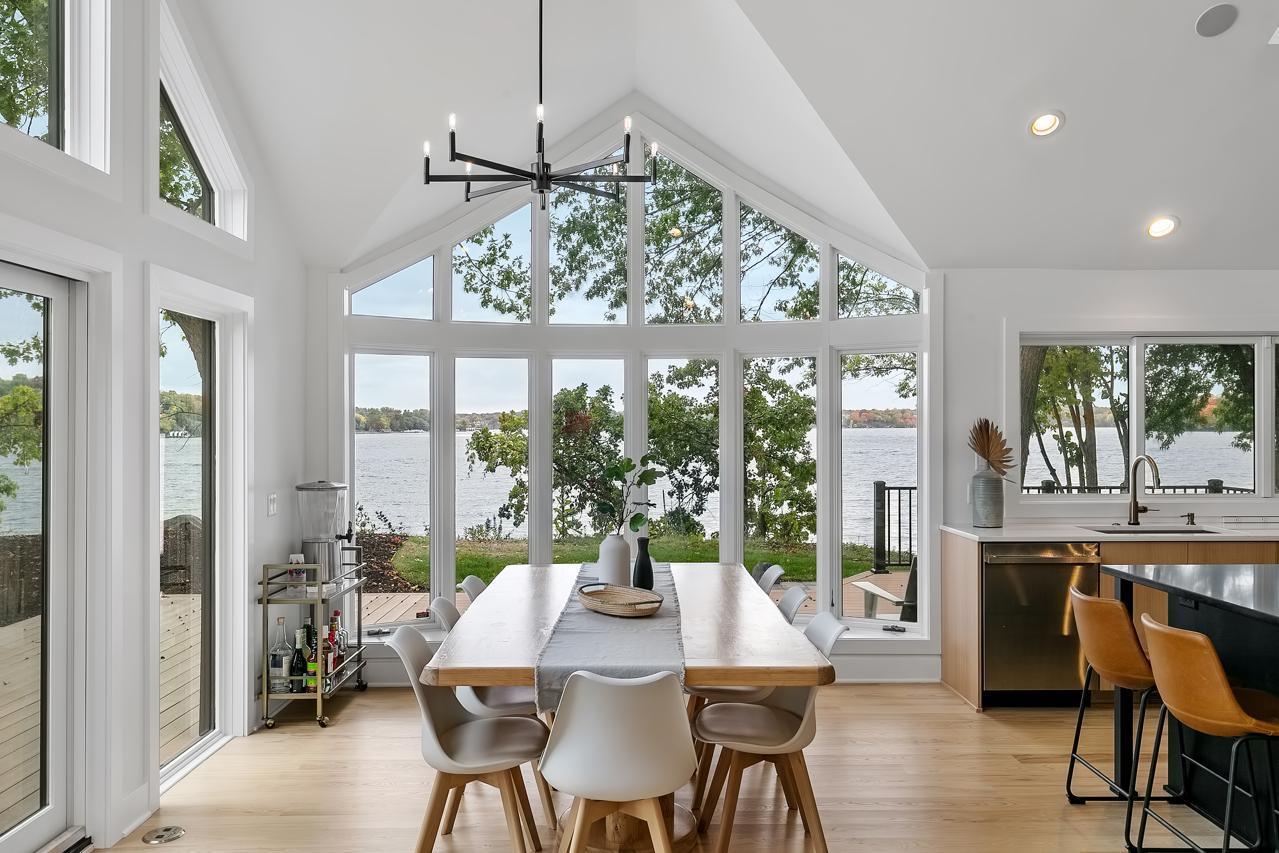 4595 Enchanted Point