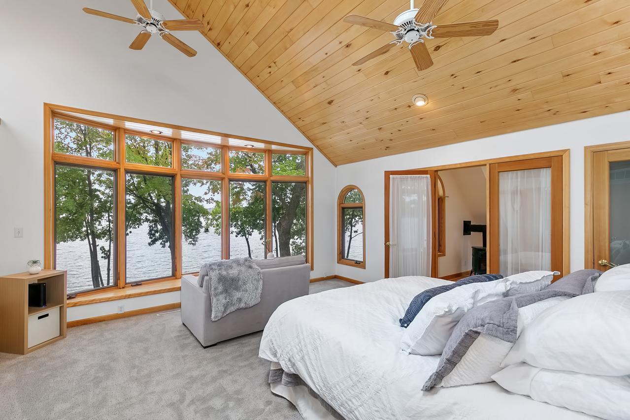 4595 Enchanted Point