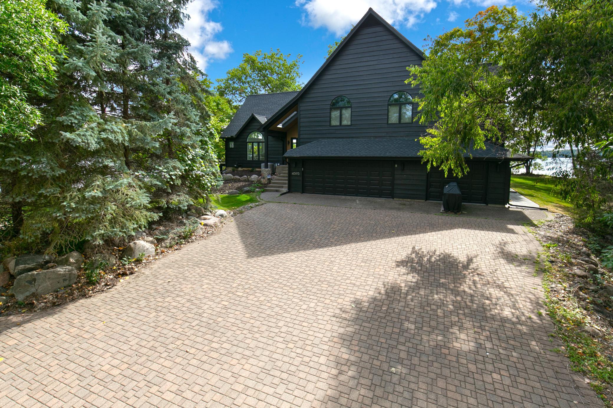 4595 Enchanted Point