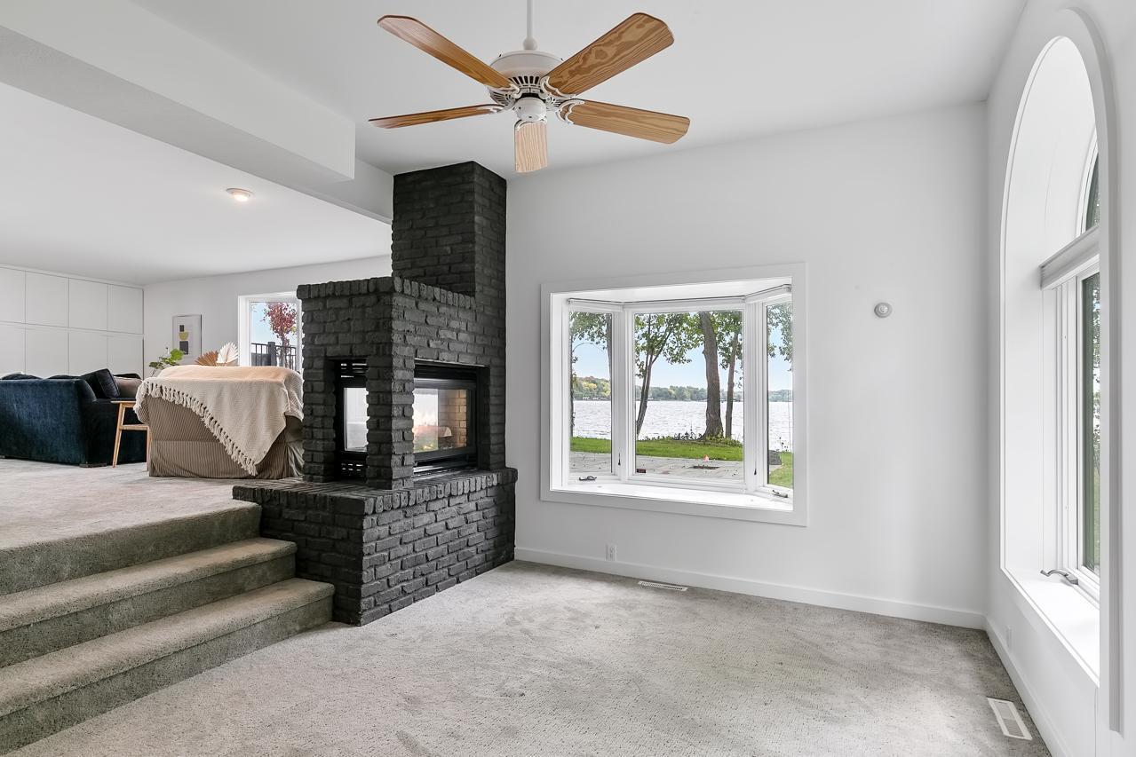 4595 Enchanted Point