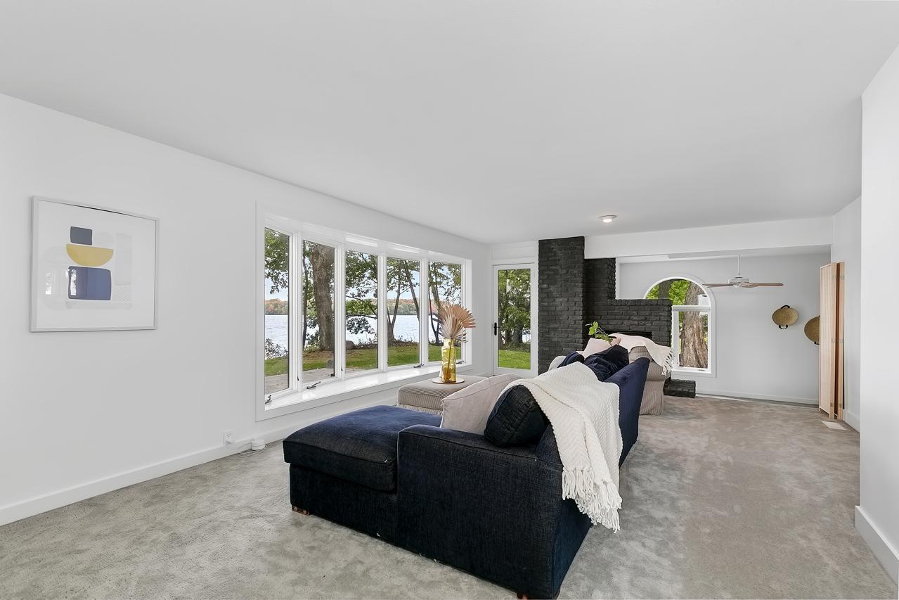 4595 Enchanted Point