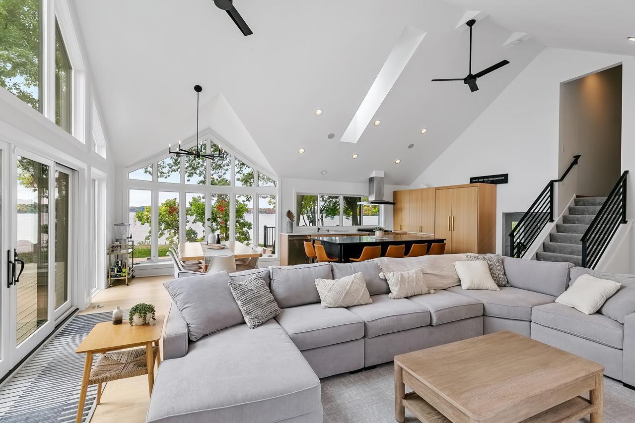 4595 Enchanted Point