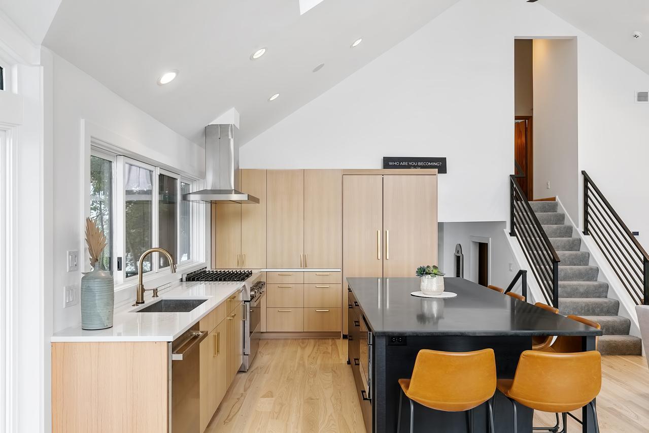 4595 Enchanted Point