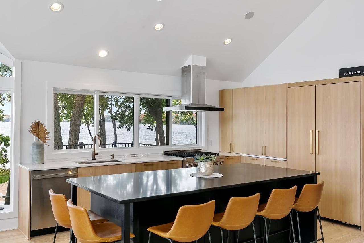 4595 Enchanted Point