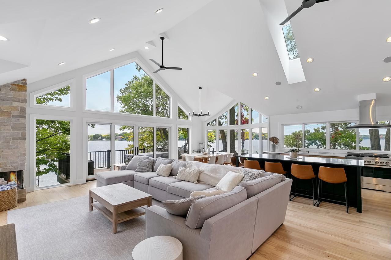 4595 Enchanted Point