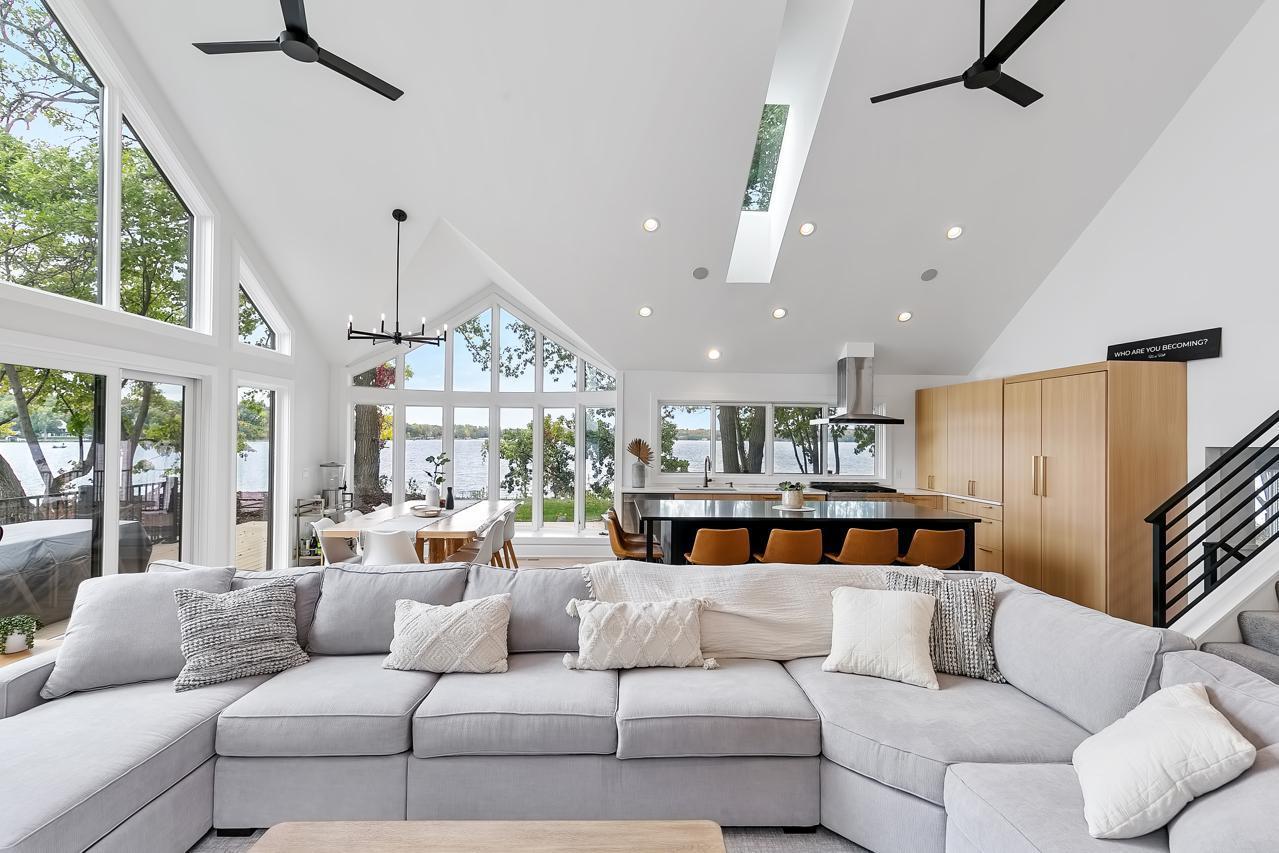 4595 Enchanted Point