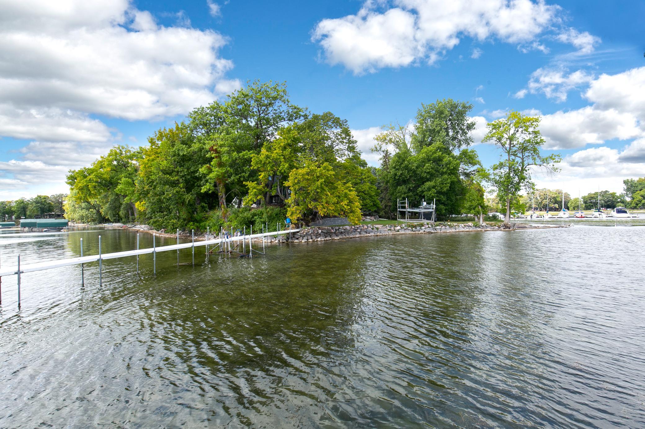 4595 Enchanted Point