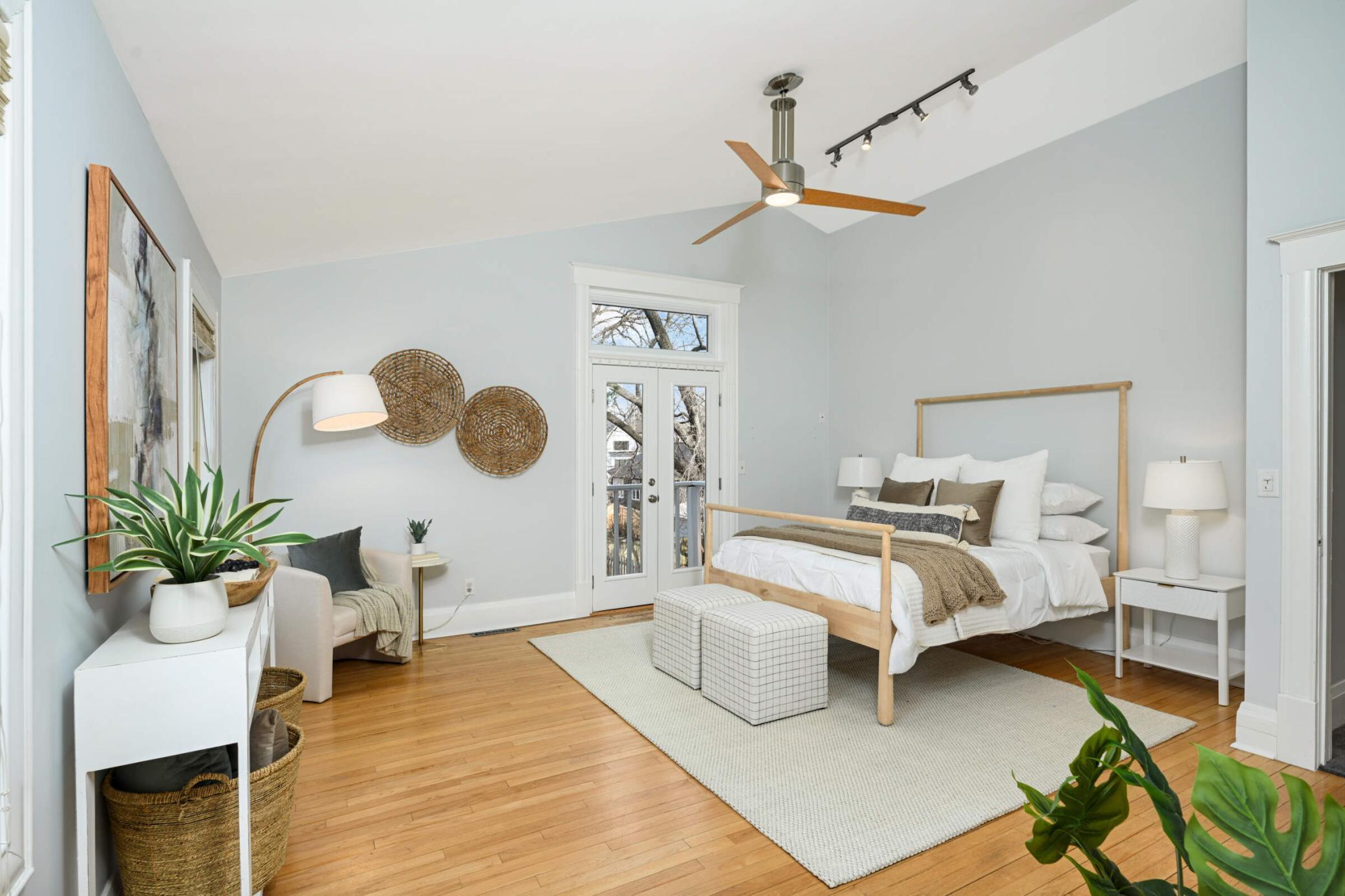 4421 Zenith Avenue S