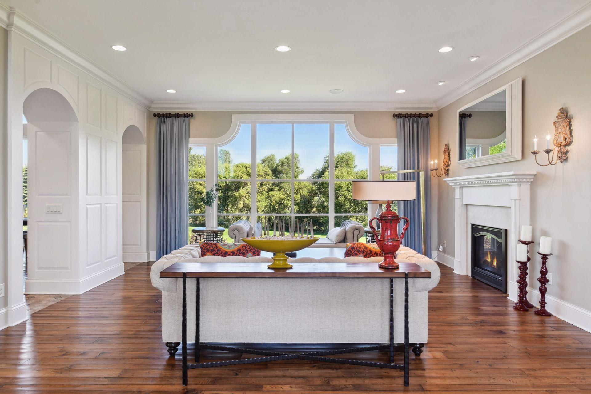 790 Navajo Road W