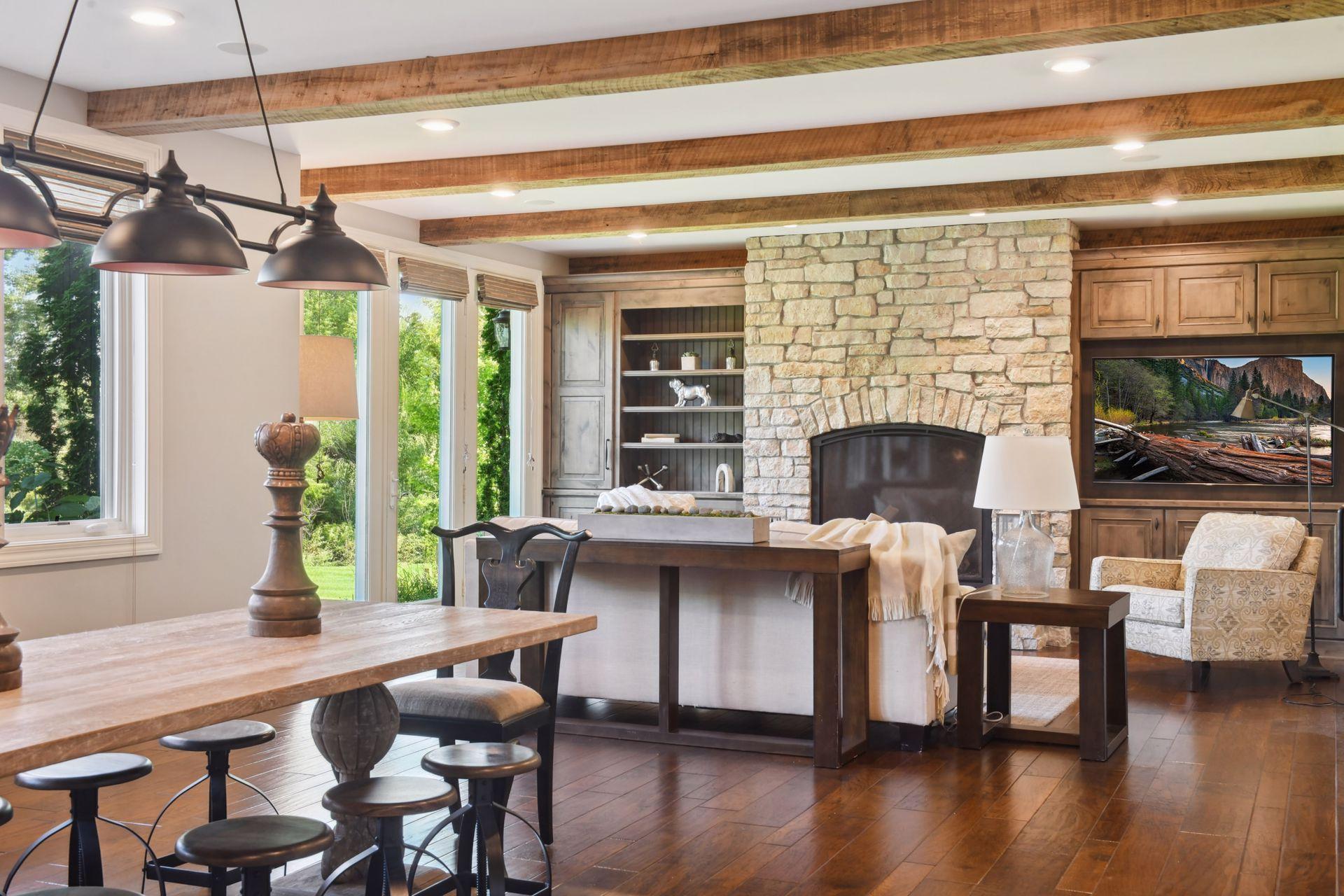 790 Navajo Road W