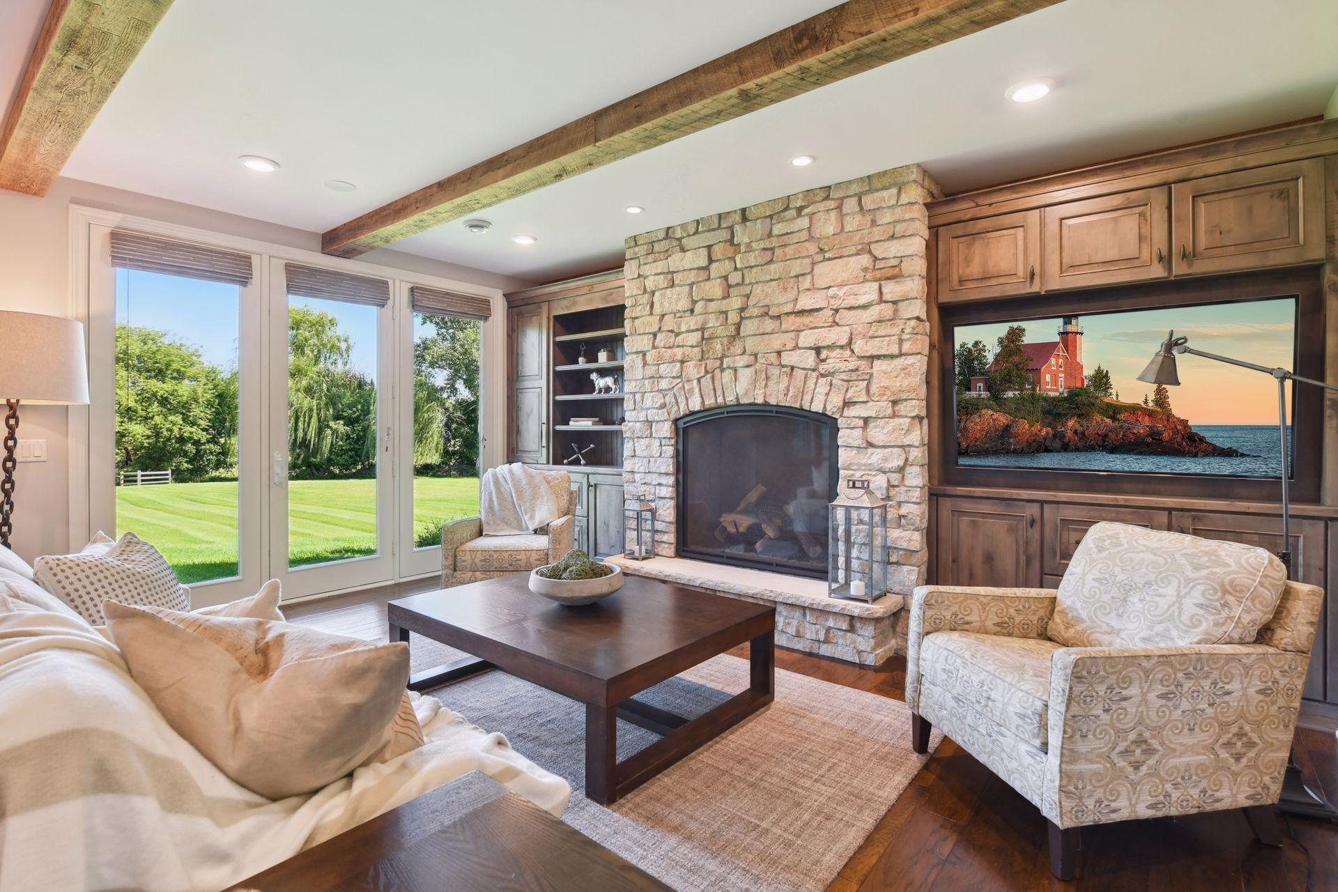790 Navajo Road W