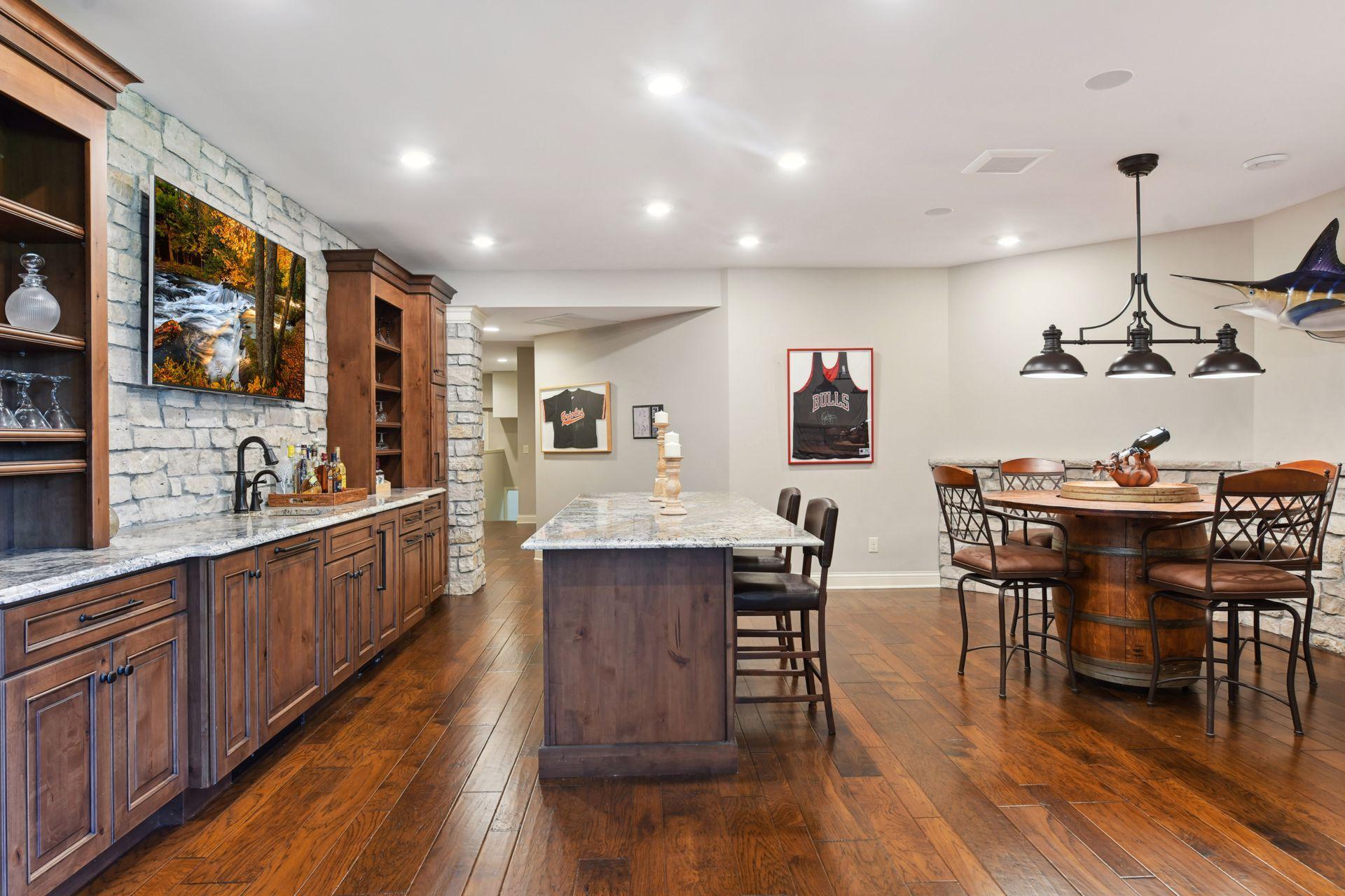 790 Navajo Road W