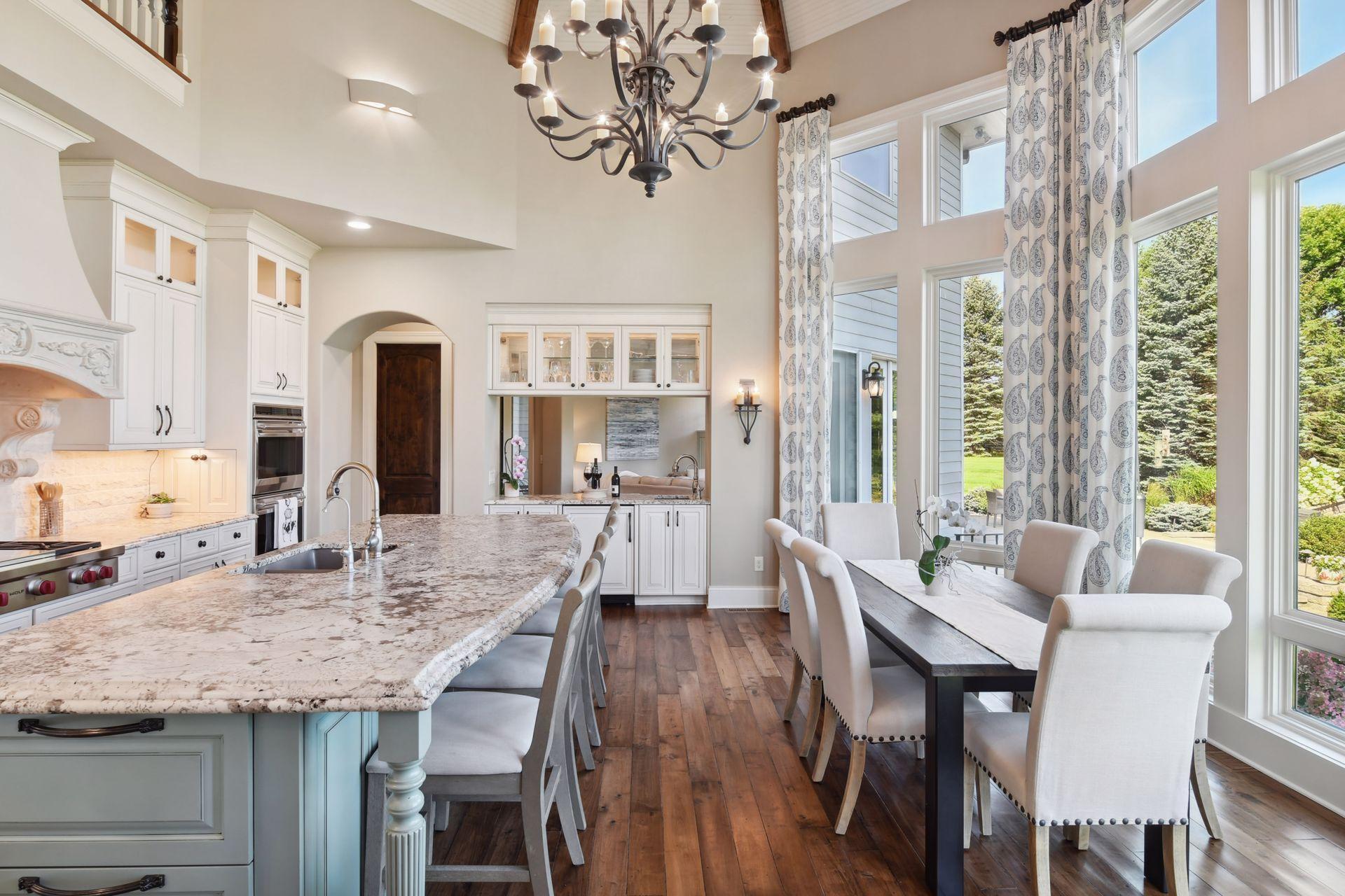 790 Navajo Road W