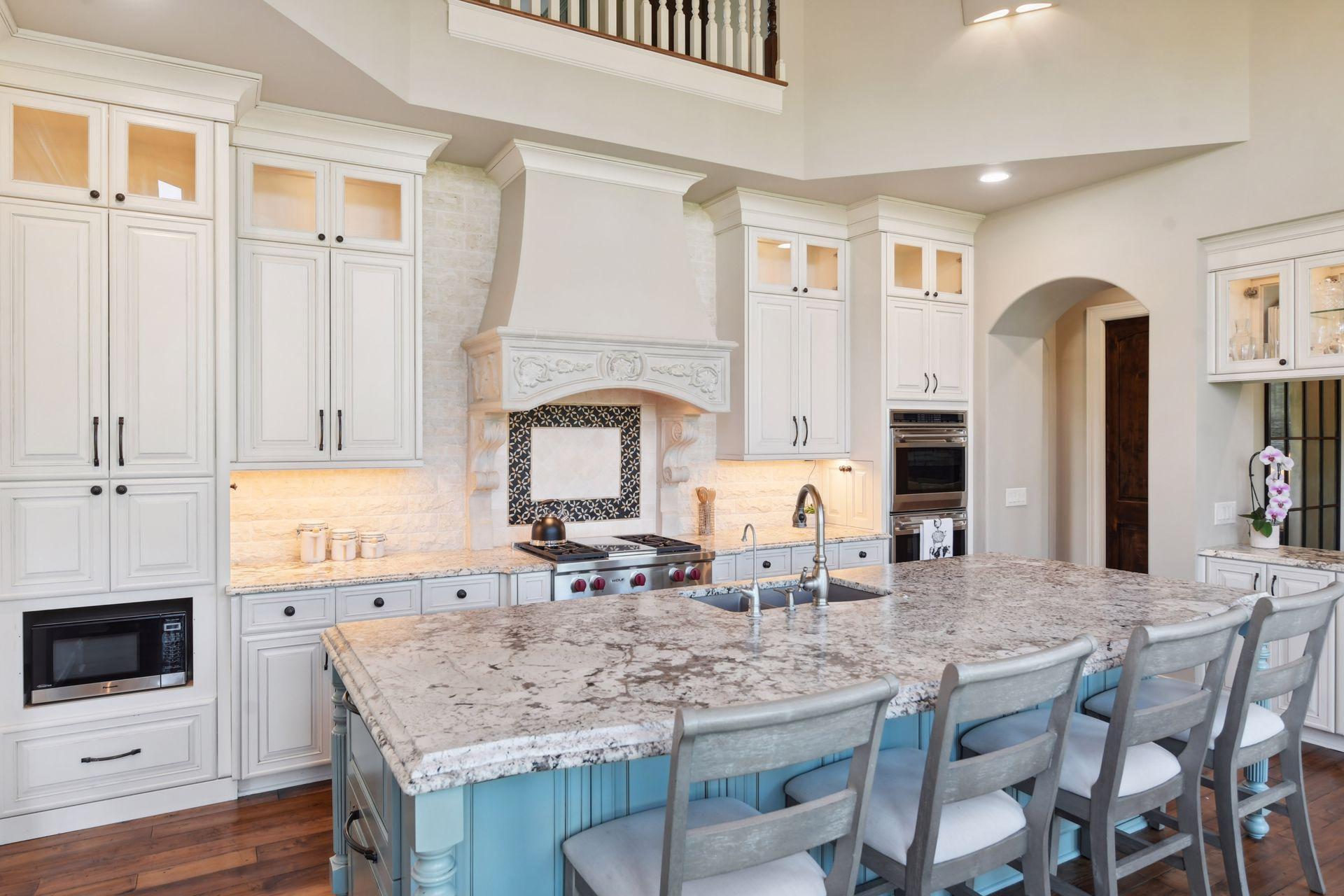 790 Navajo Road W