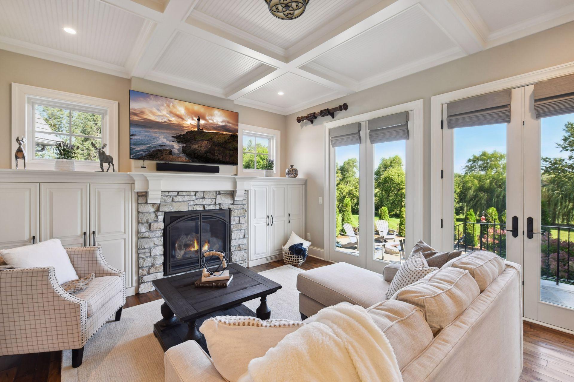 790 Navajo Road W