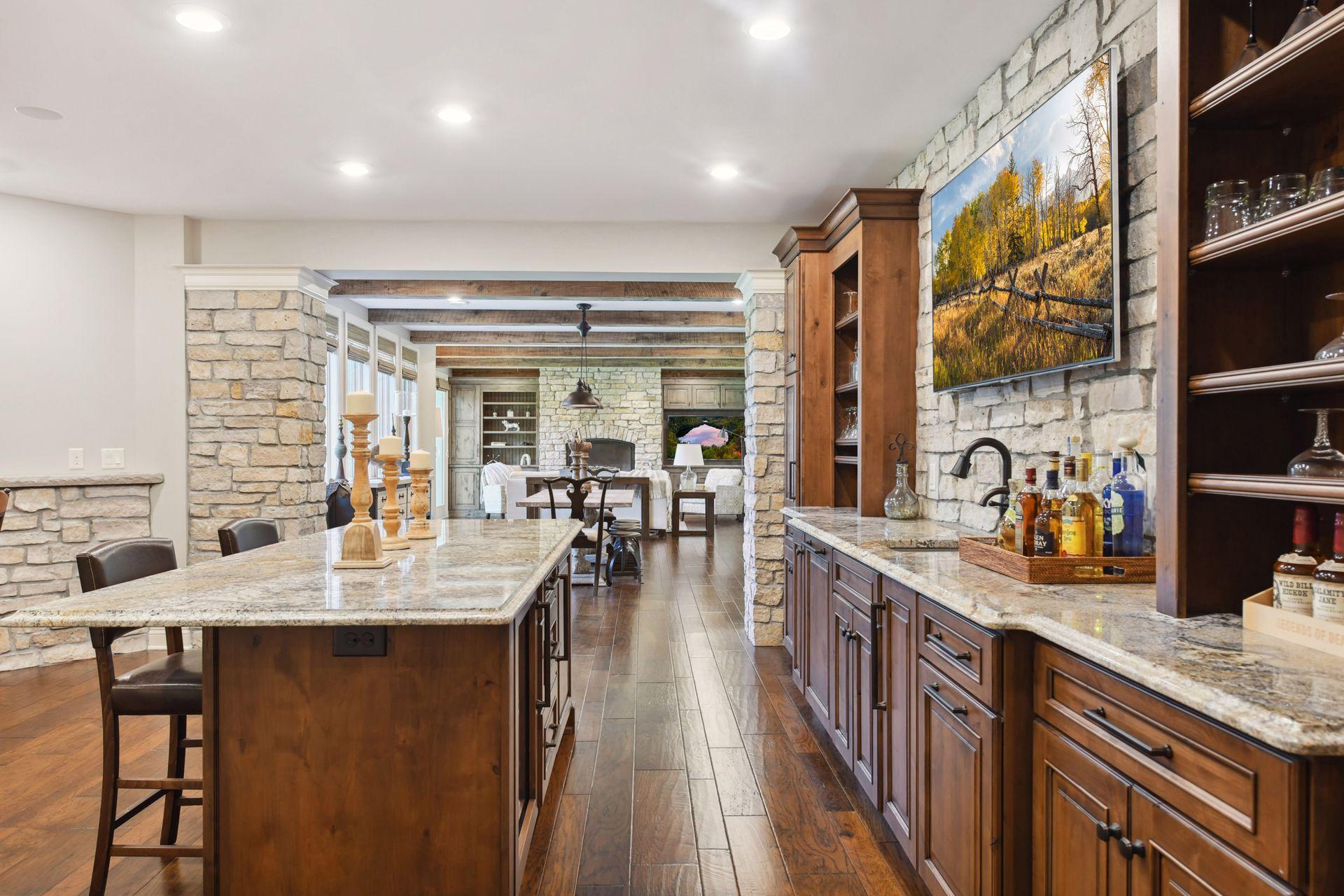 790 Navajo Road W