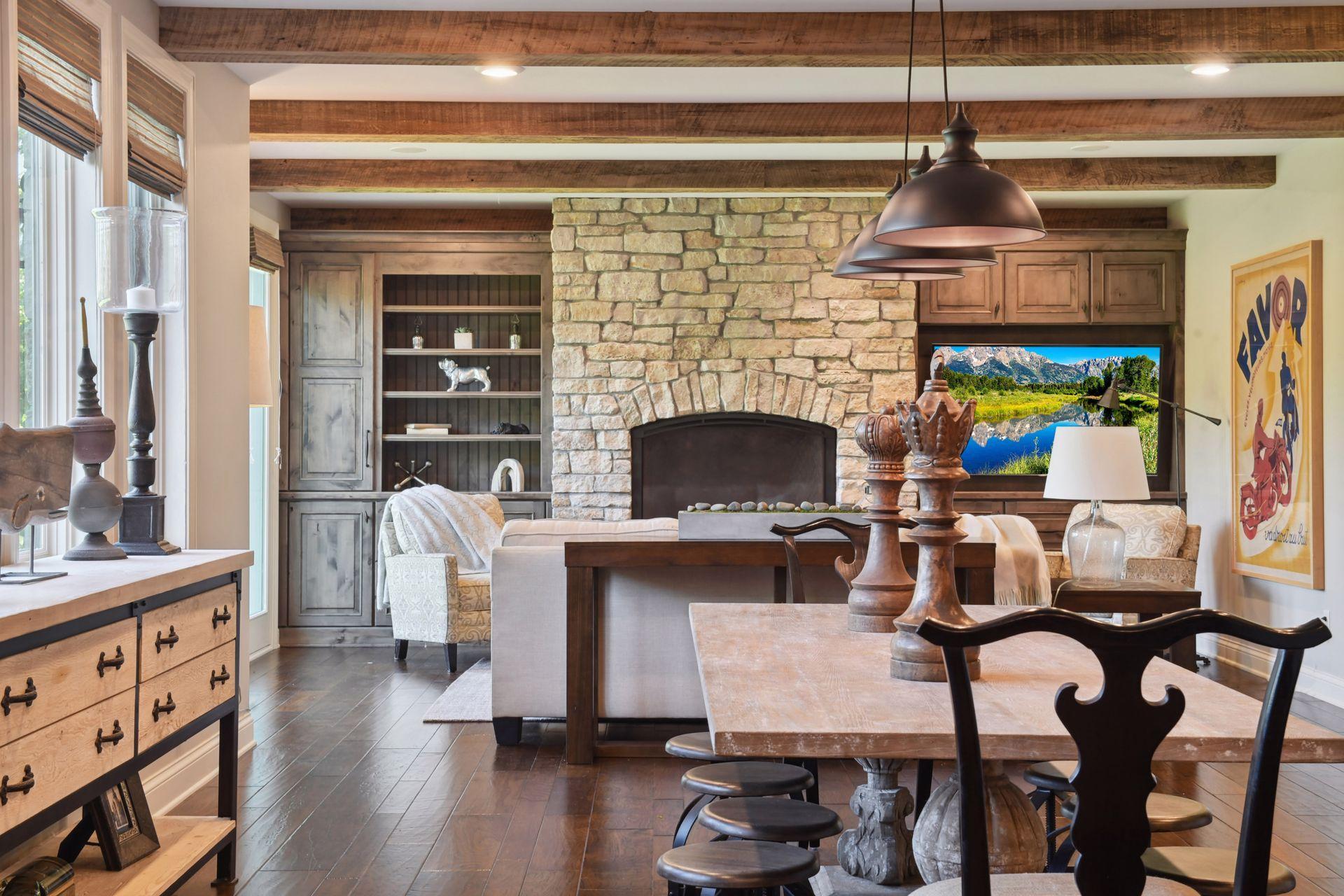 790 Navajo Road W