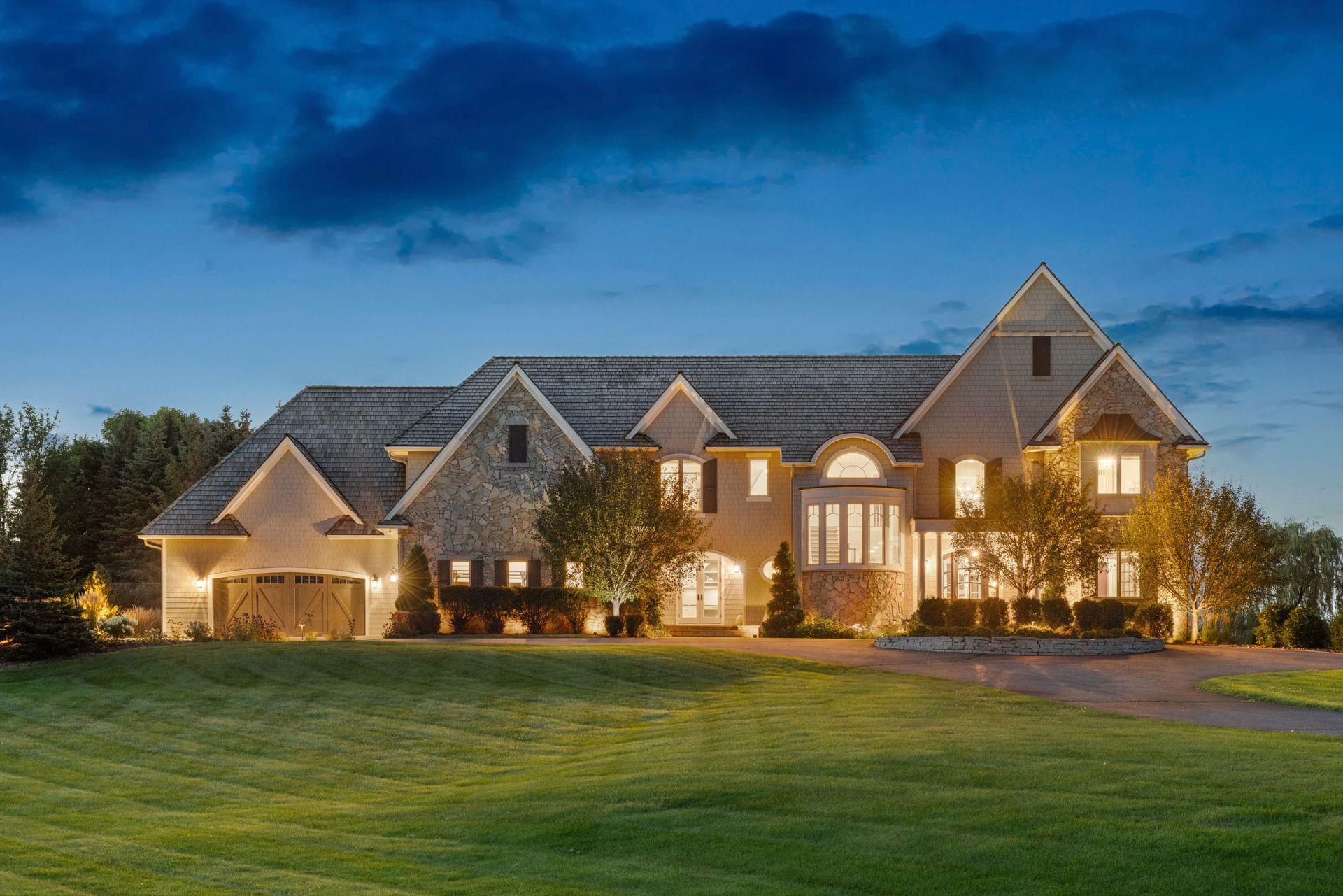 790 Navajo Road W