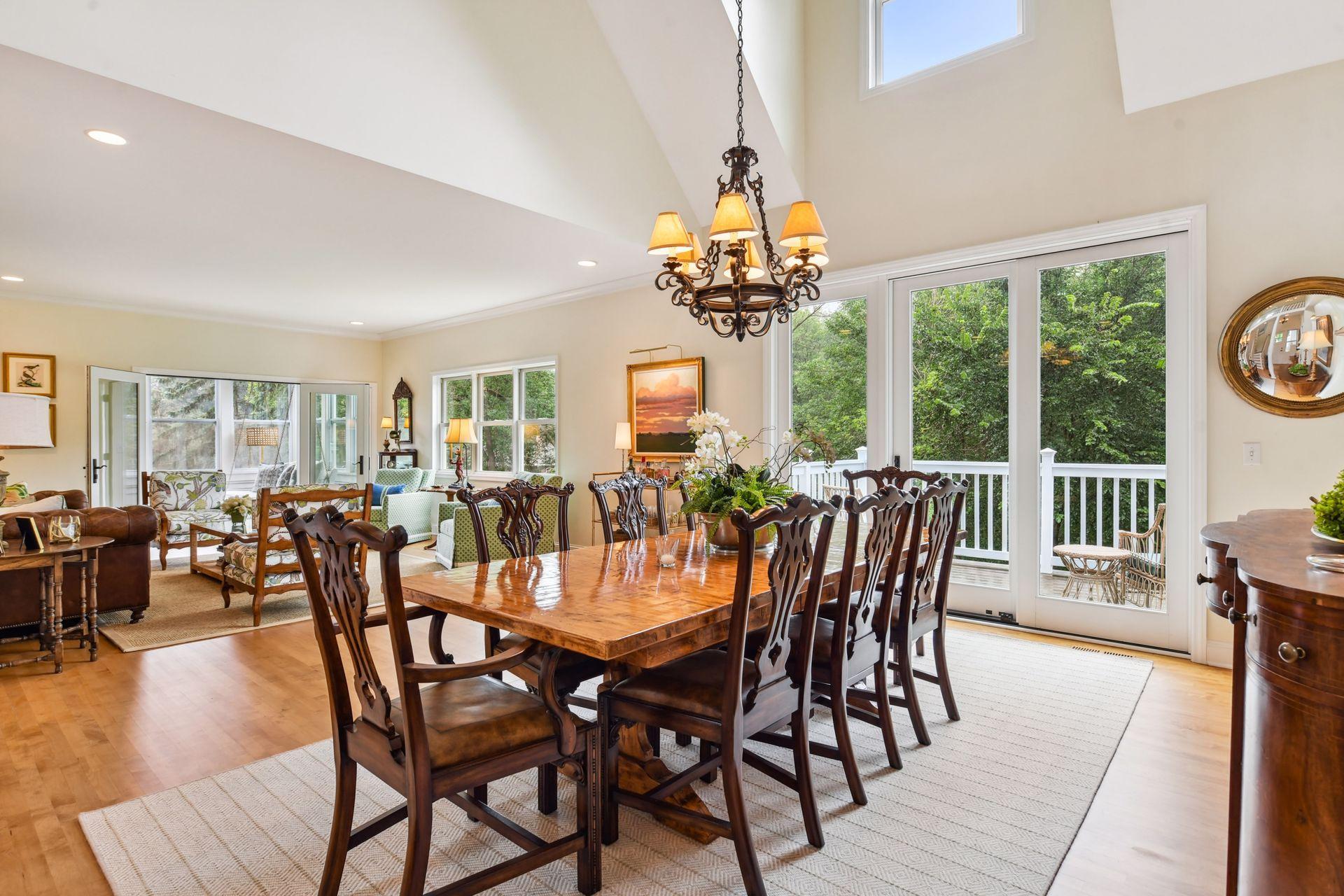 1100 Knoll Manor Road