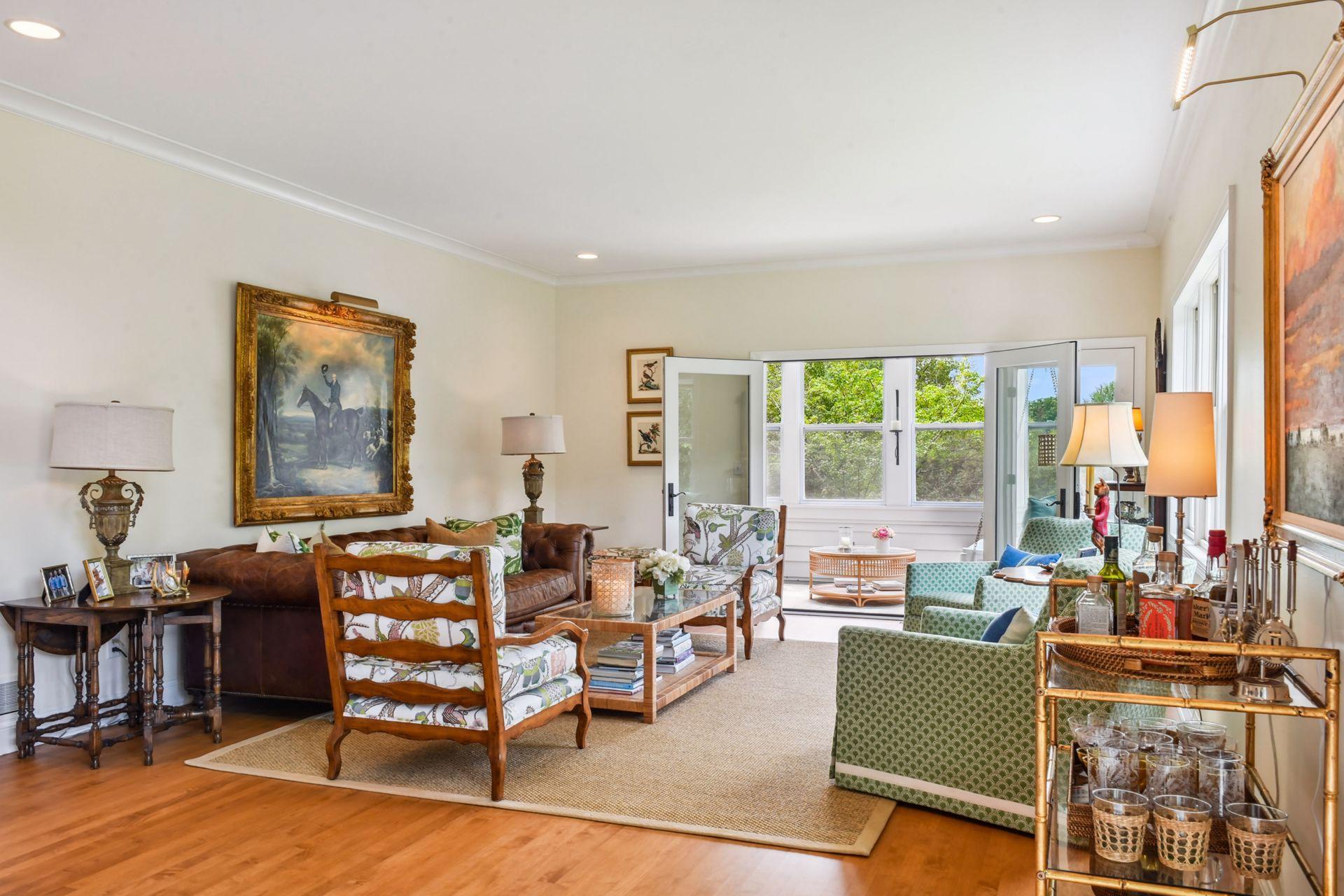 1100 Knoll Manor Road