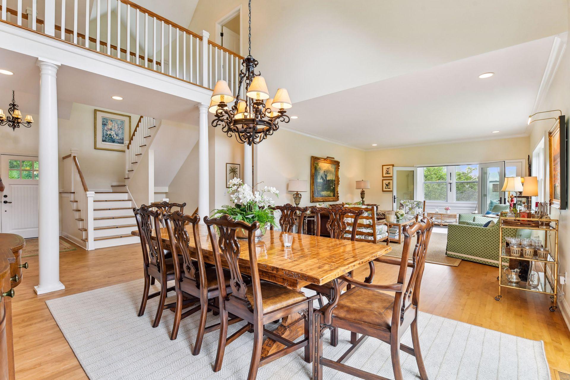 1100 Knoll Manor Road