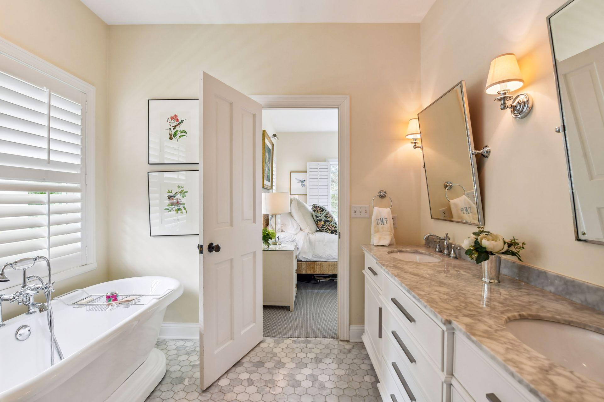 1100 Knoll Manor Road