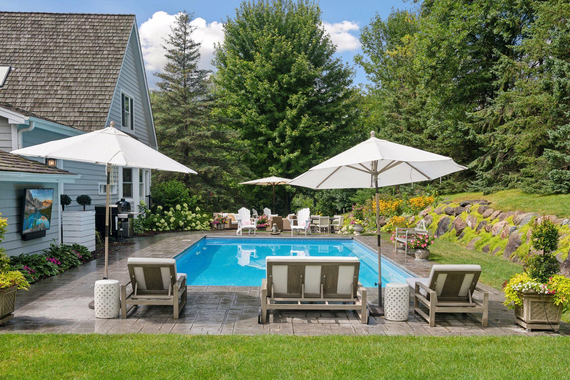 1100 Knoll Manor Road