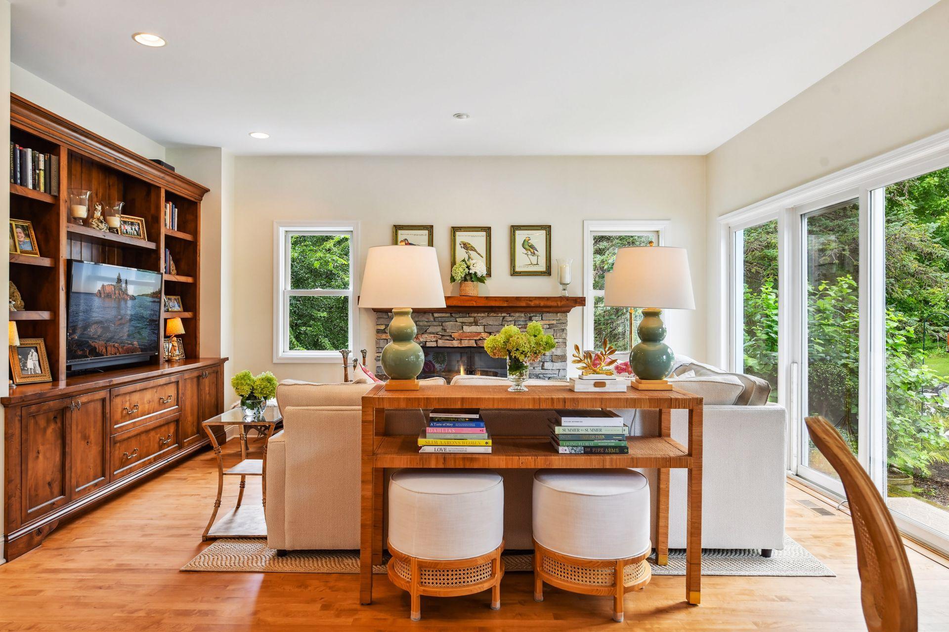 1100 Knoll Manor Road