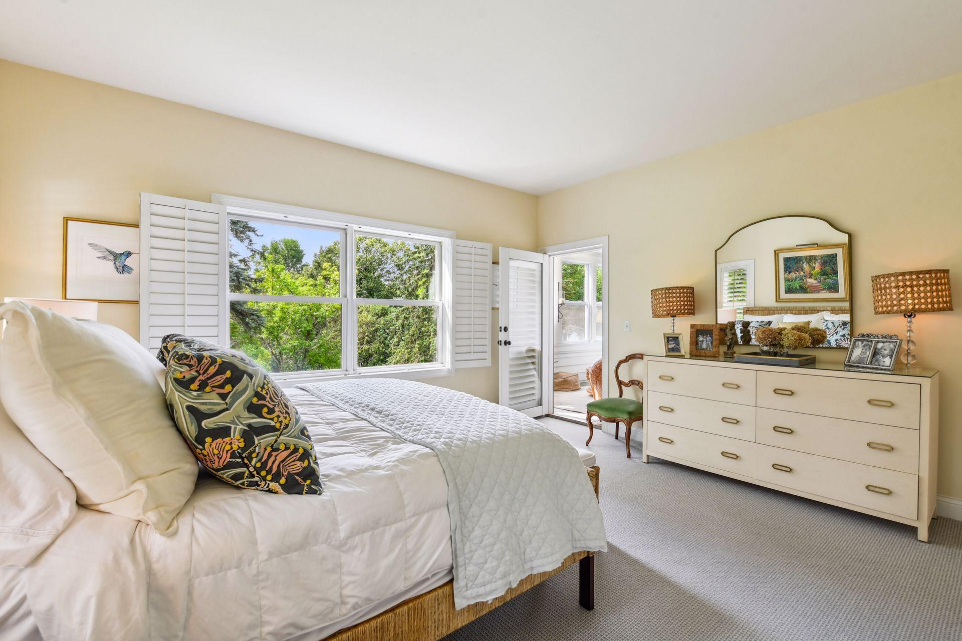 1100 Knoll Manor Road