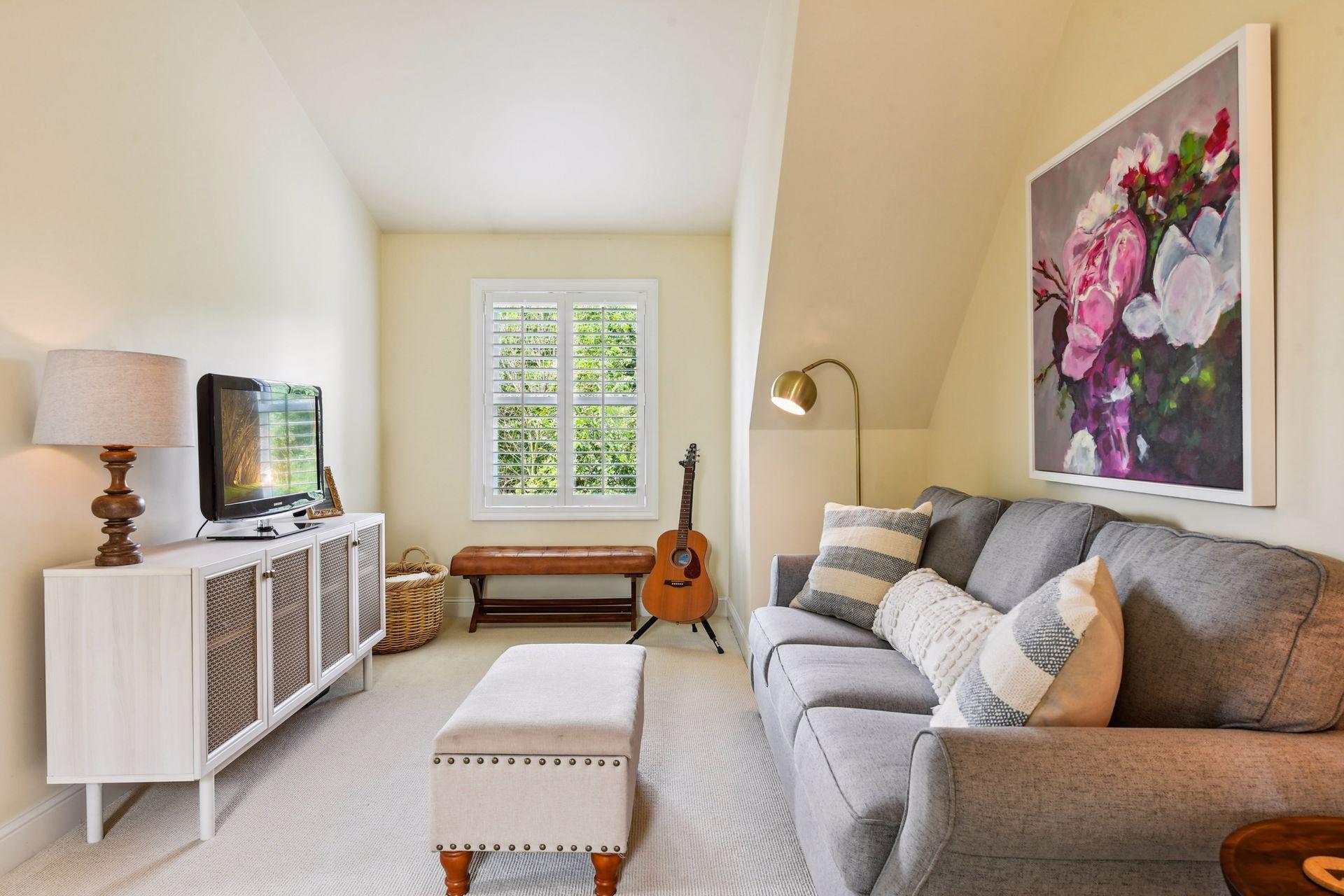 1100 Knoll Manor Road