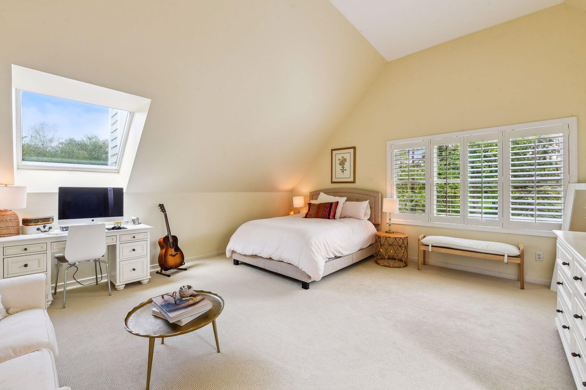 1100 Knoll Manor Road