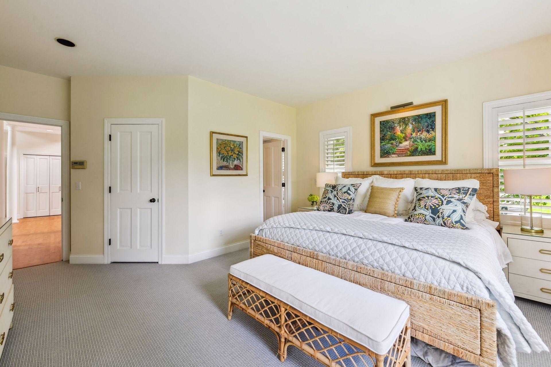 1100 Knoll Manor Road