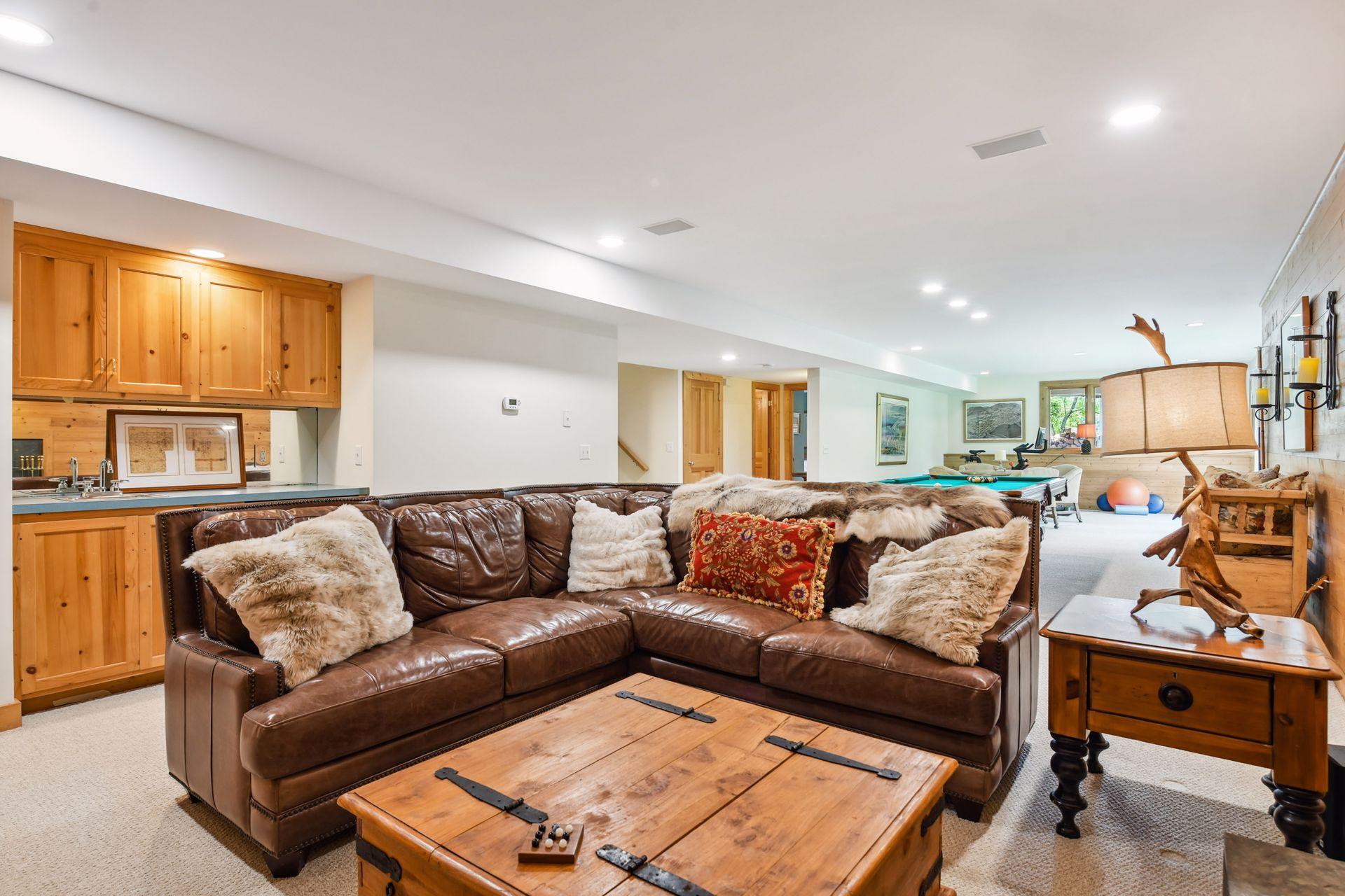 1100 Knoll Manor Road